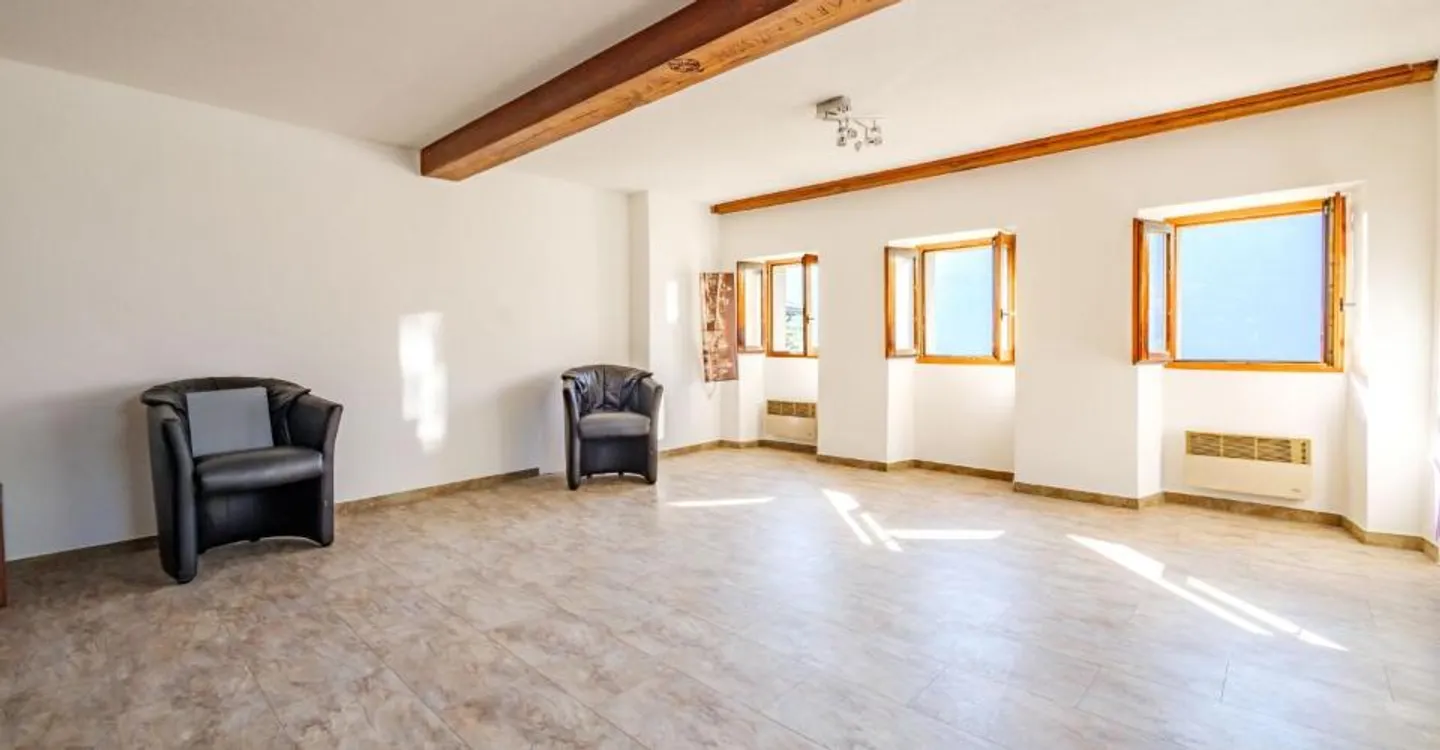 Einmalige Gelegenheit: Haus mit zwei unabhängigen Wohnungen (5,5 und 2,5 Zimmer) - Foto 7 von 10