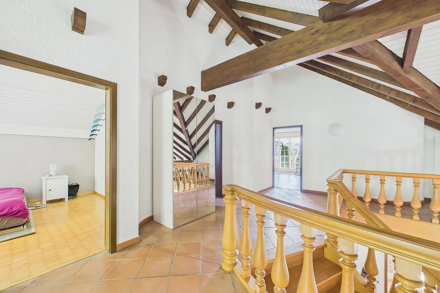 Villa maestosa sopra i tetti di Lyss - Foto 17 di 28