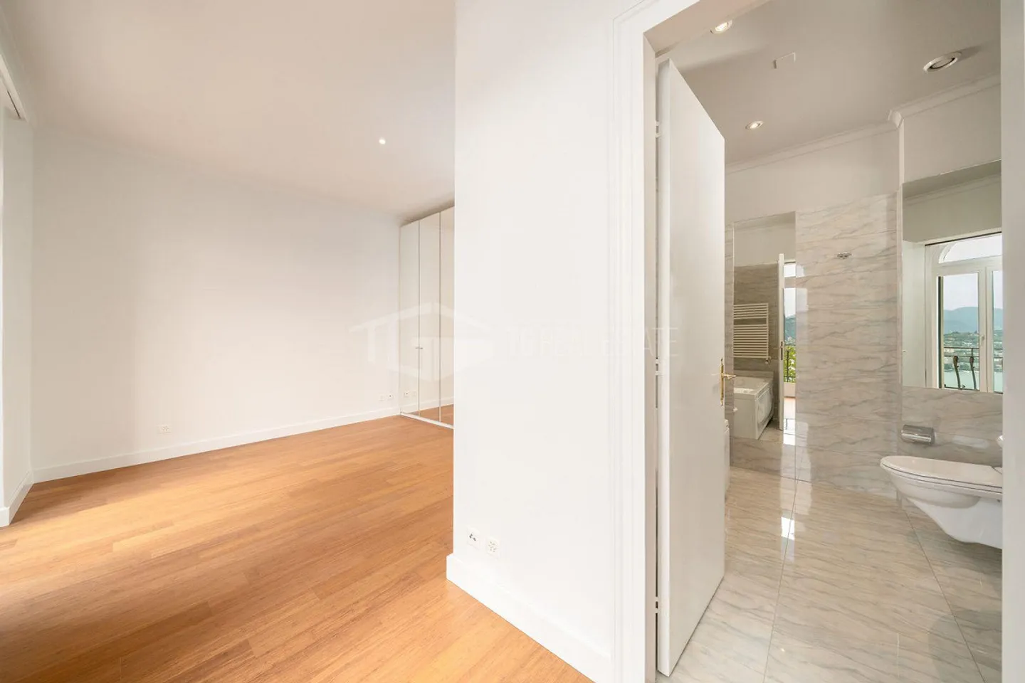 ELEGANT 5.5-ROOM APARTMENT WITH SPECTACULAR LAKE VIEW - Photo 23 of 23