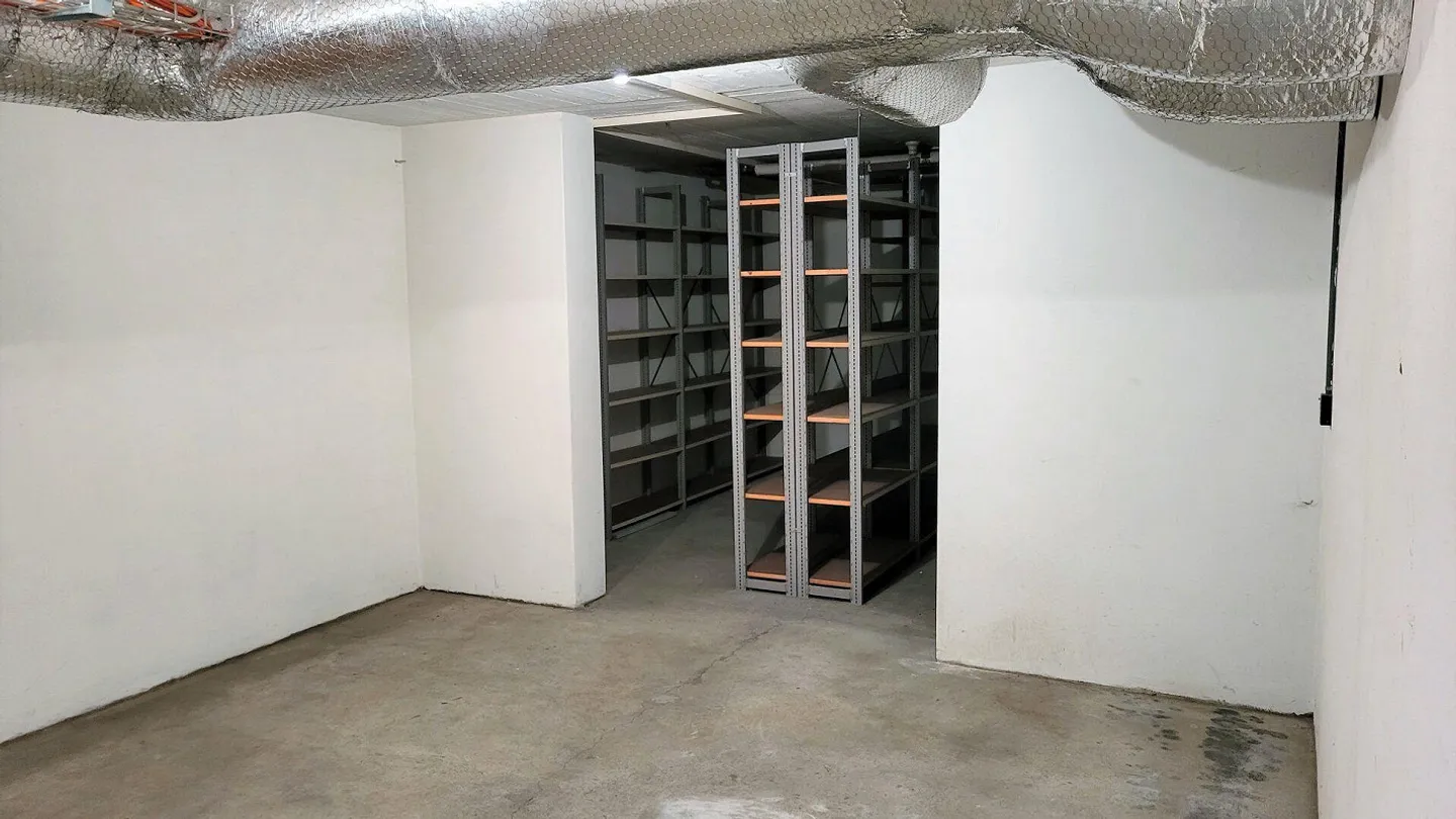 Archivio / Magazzino presso la stazione di Wil SG - Foto 4 di 7