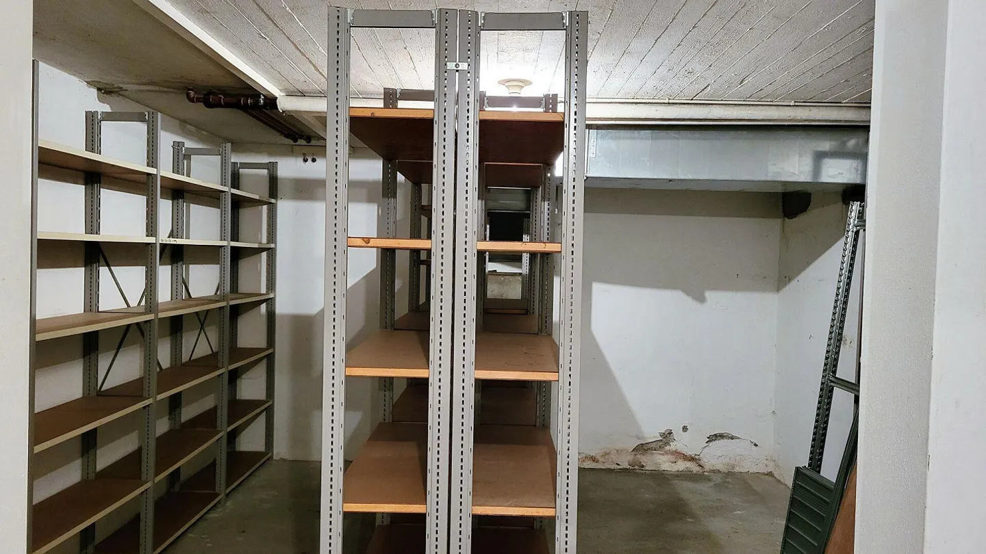 Archivio / Magazzino presso la stazione di Wil SG - Foto 5 di 7
