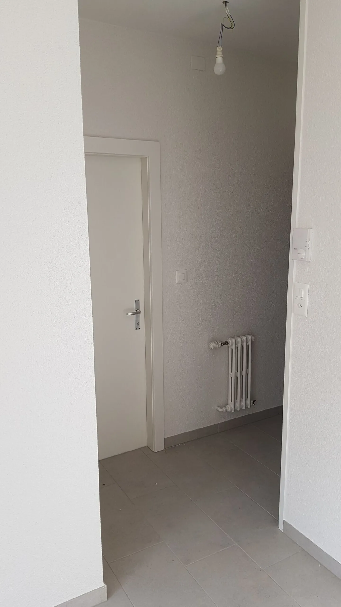 Bellissimo studio idealmente situato in un edificio vicino al lago! - Foto 6 di 8