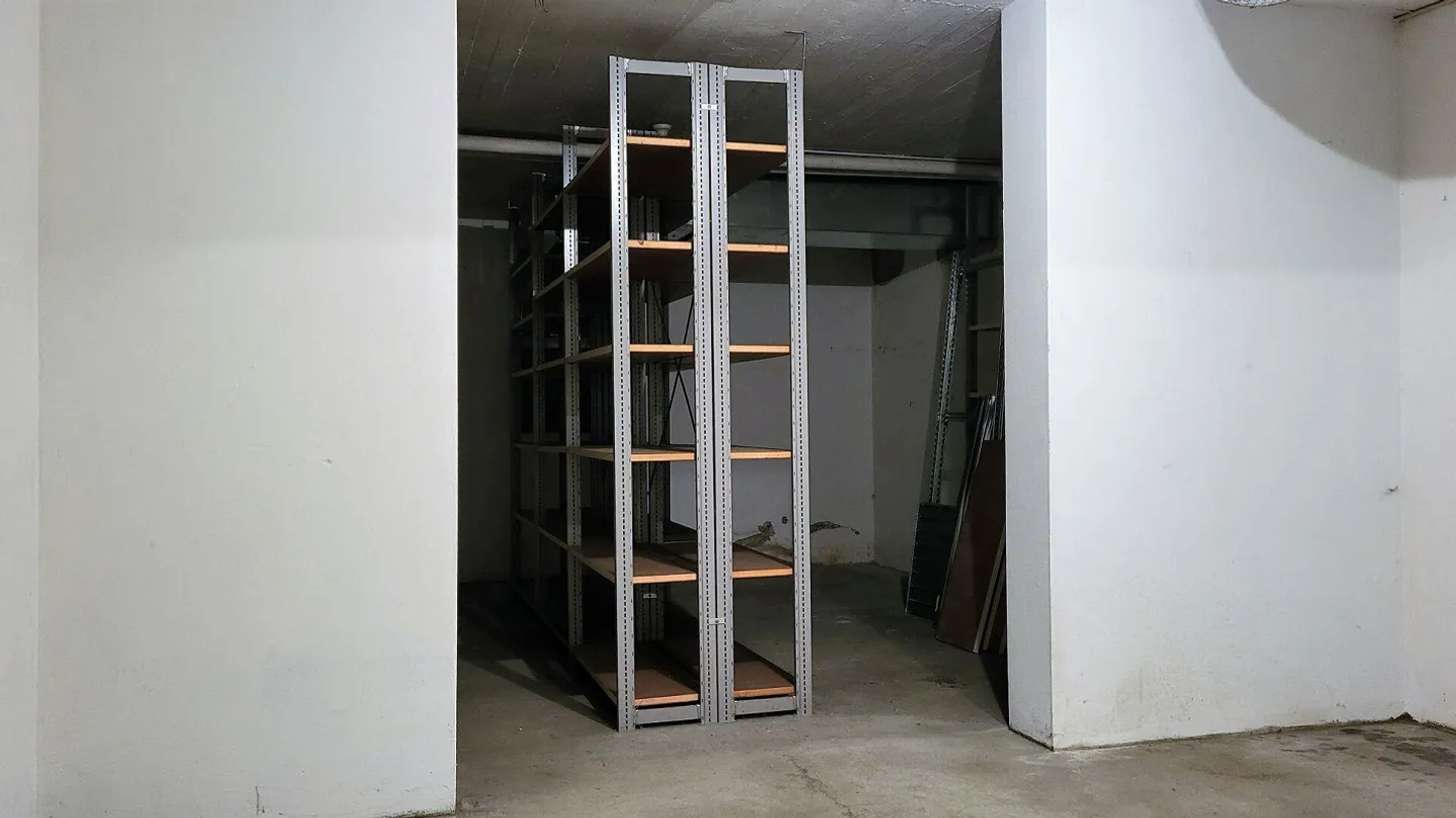 Archivio / Magazzino presso la stazione di Wil SG - Foto 6 di 7