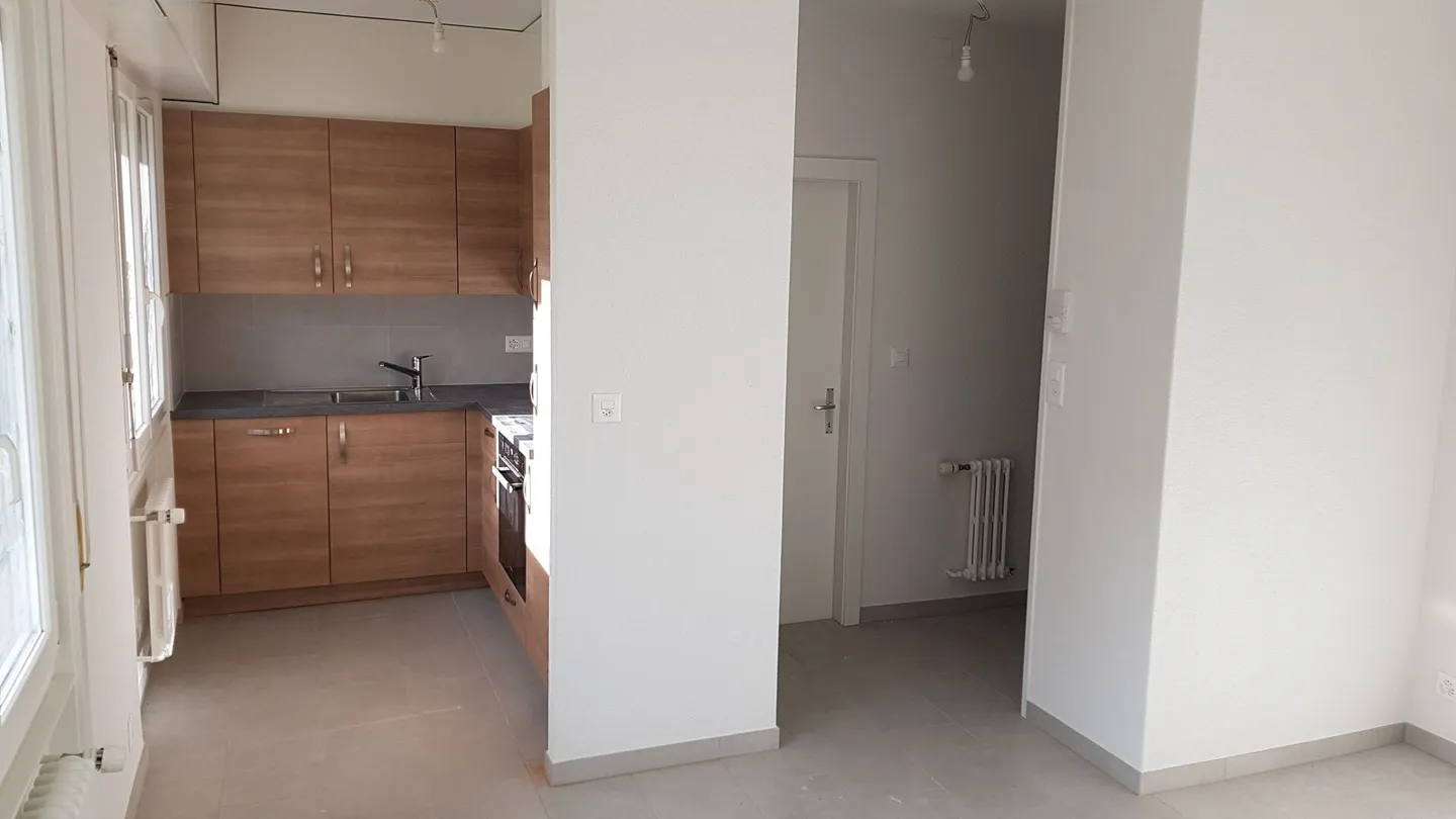 Bellissimo studio idealmente situato in un edificio vicino al lago! - Foto 5 di 8