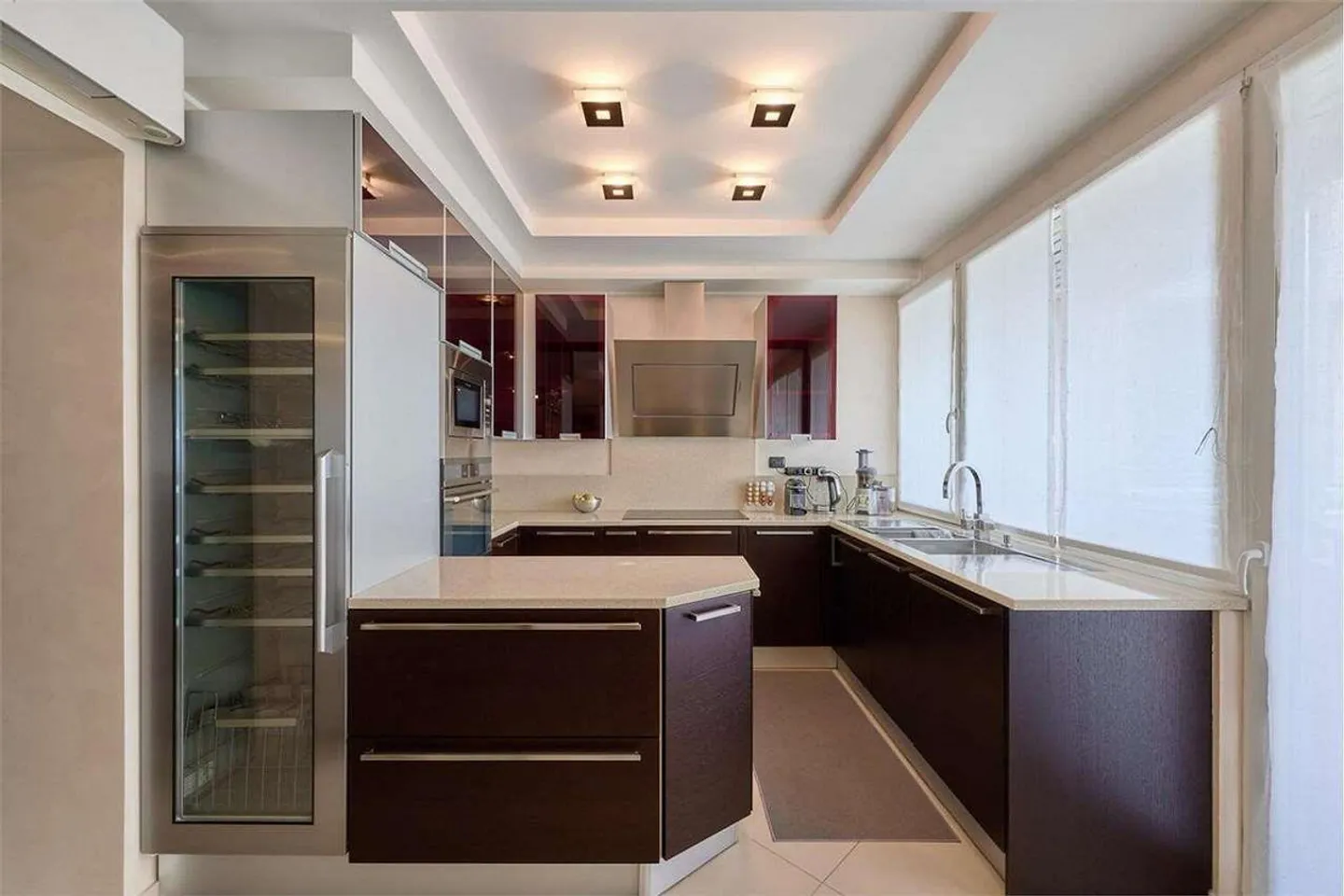 Elegant 4.5-room apartment in the city center facing the lake - Photo 6 of 13