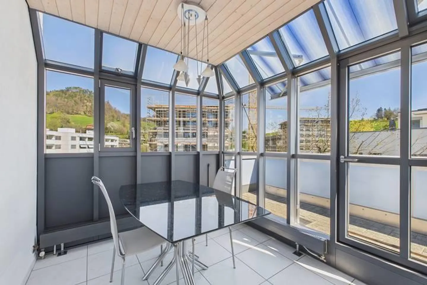 MAISONETTE-ATTIC APARTMENT WITH LIVING COMFORT AND FAR REACH - Photo 4 of 6
