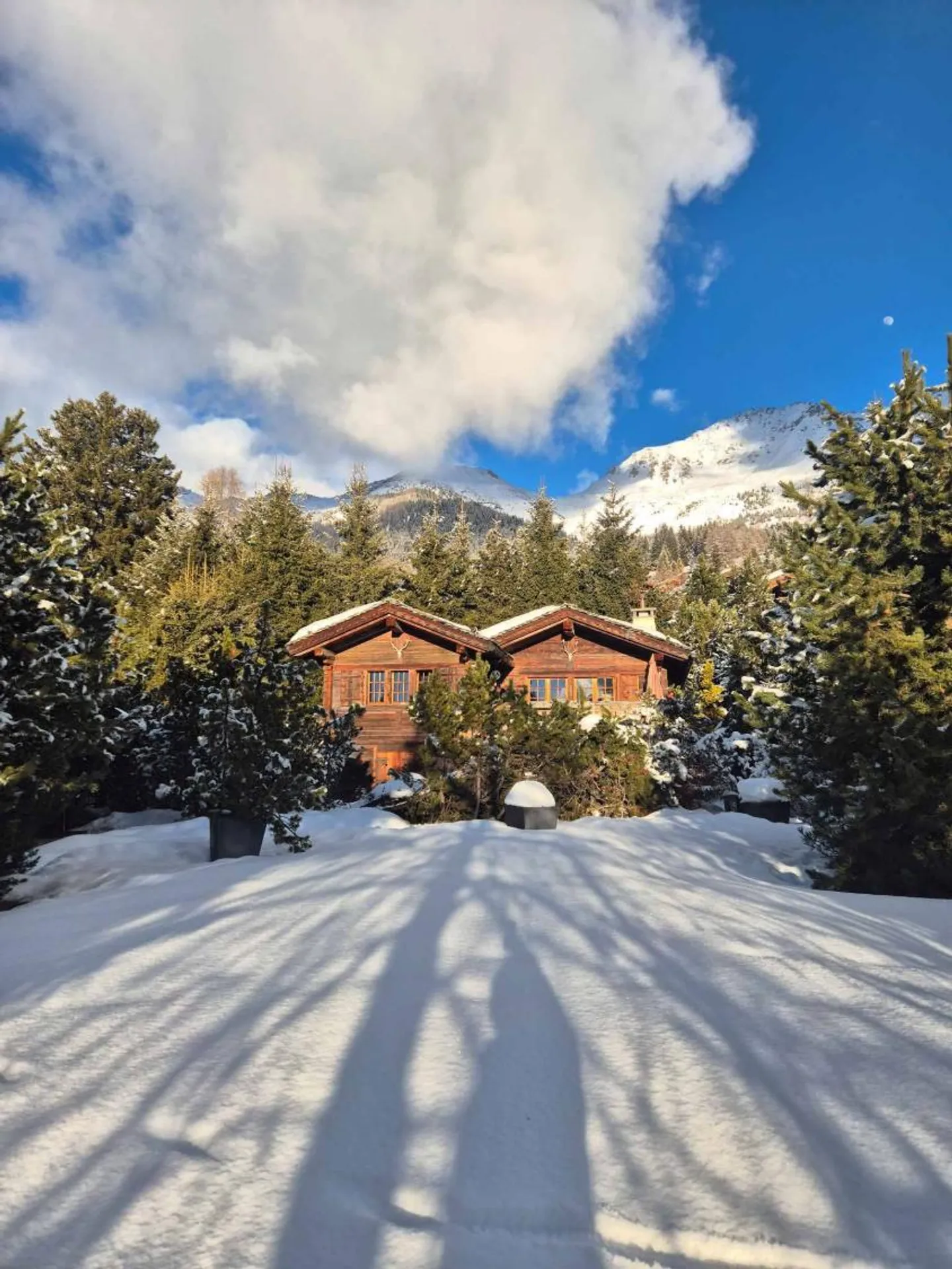 CHALET - DREAM LOCATION - THE RANSOU NEIGHBORHOOD - Photo 2 of 4