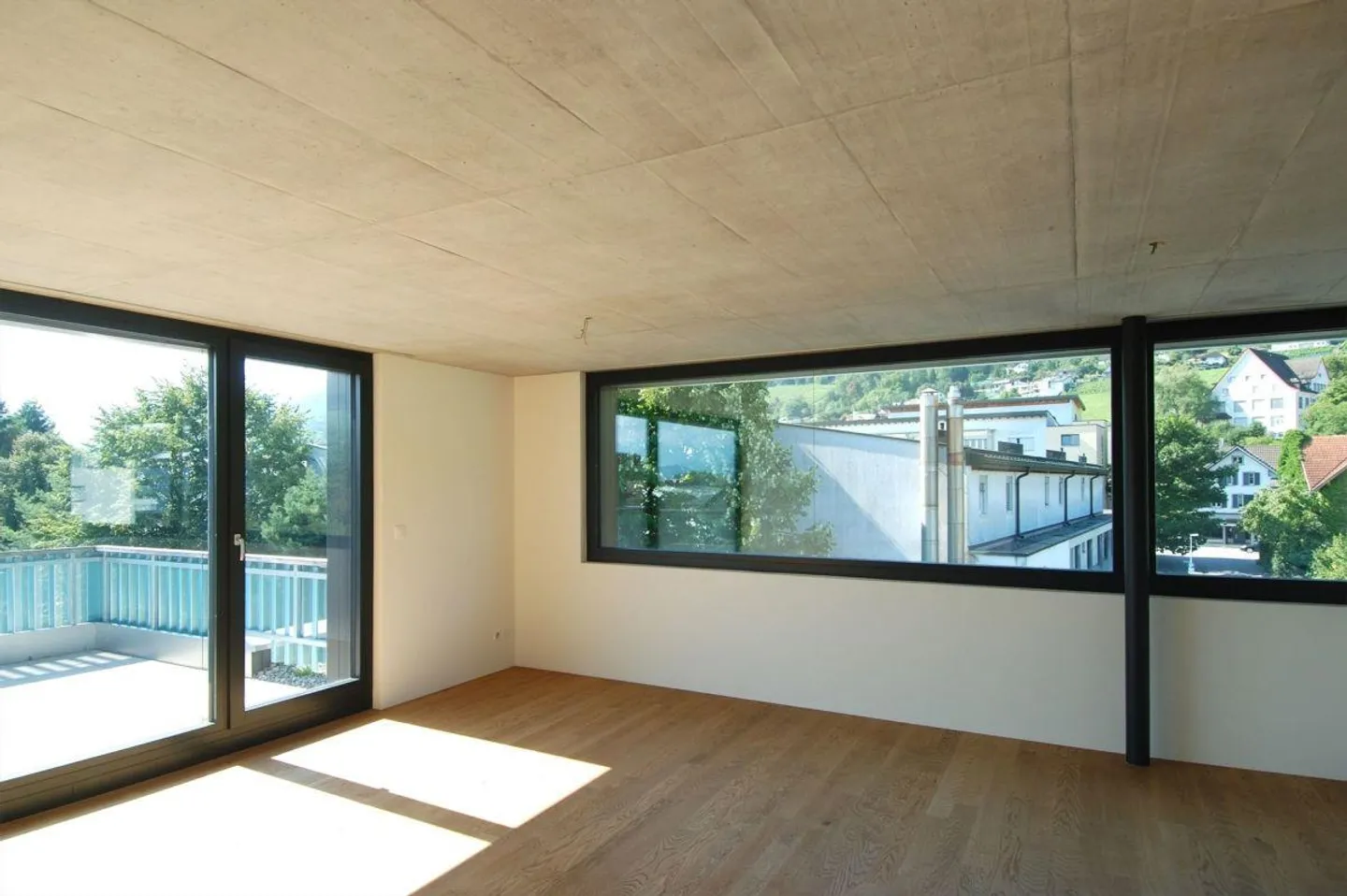 Penthouse de 3,5 pièces avec grande terrasse sur le toit et vue panoramique ! - Photo 4 sur 7