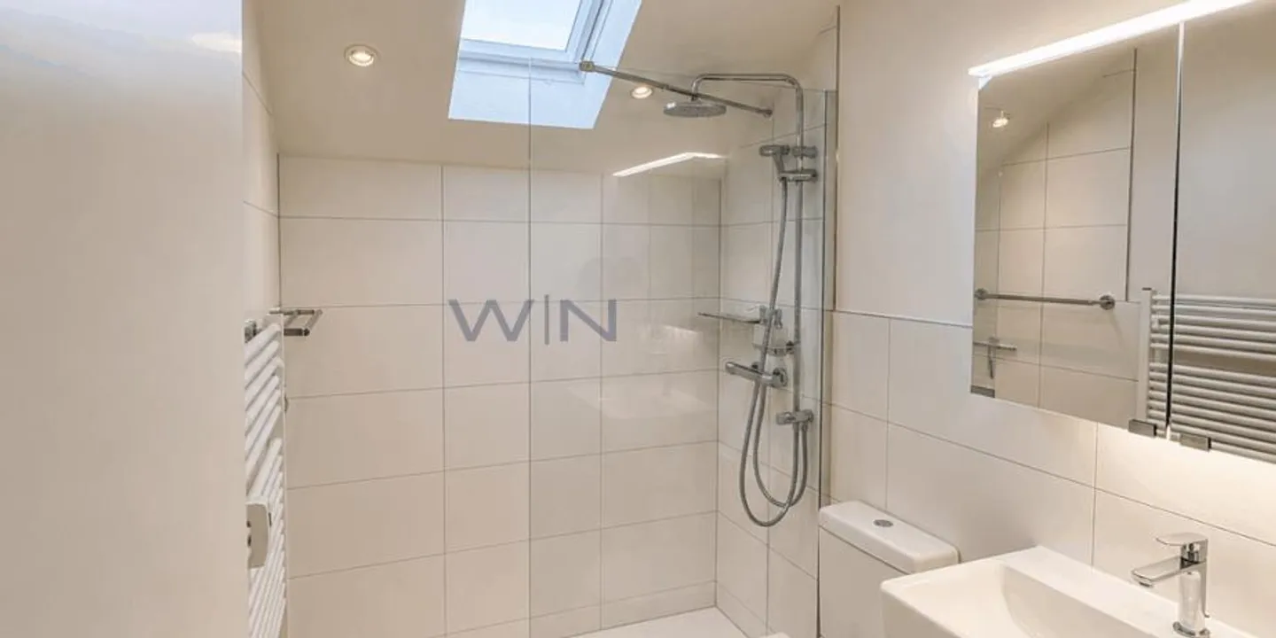 High-quality apartment including parking space - Photo 7 of 13