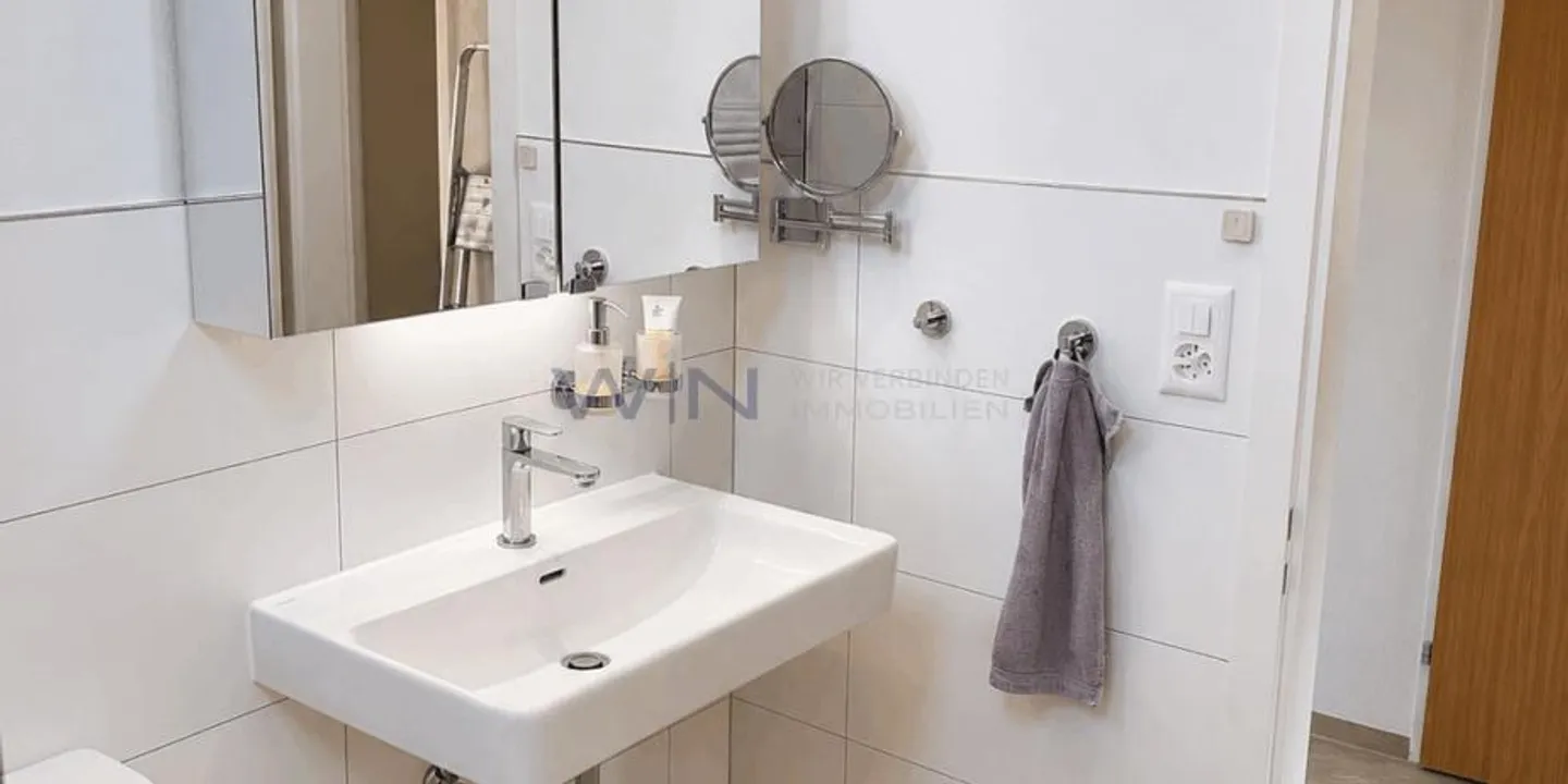 High-quality apartment including parking space - Photo 8 of 13