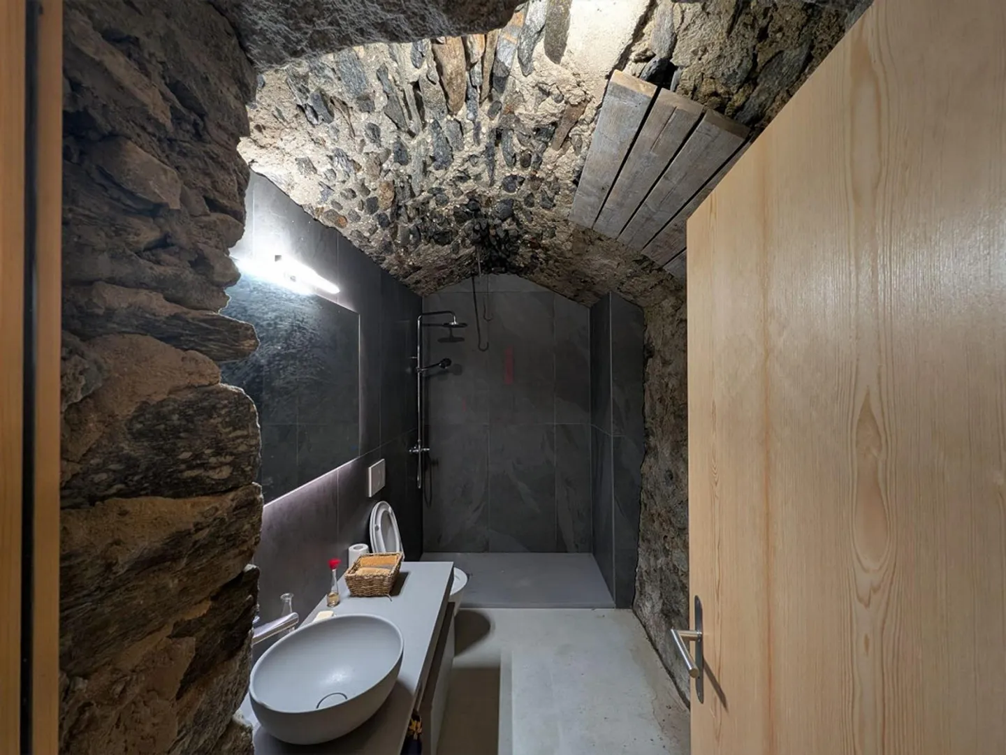 RUSTIQUE MERVEILLEUX, TRADITION ET POSSIBILITÉS DE DÉVELOPPEMENT - Photo 6 sur 13