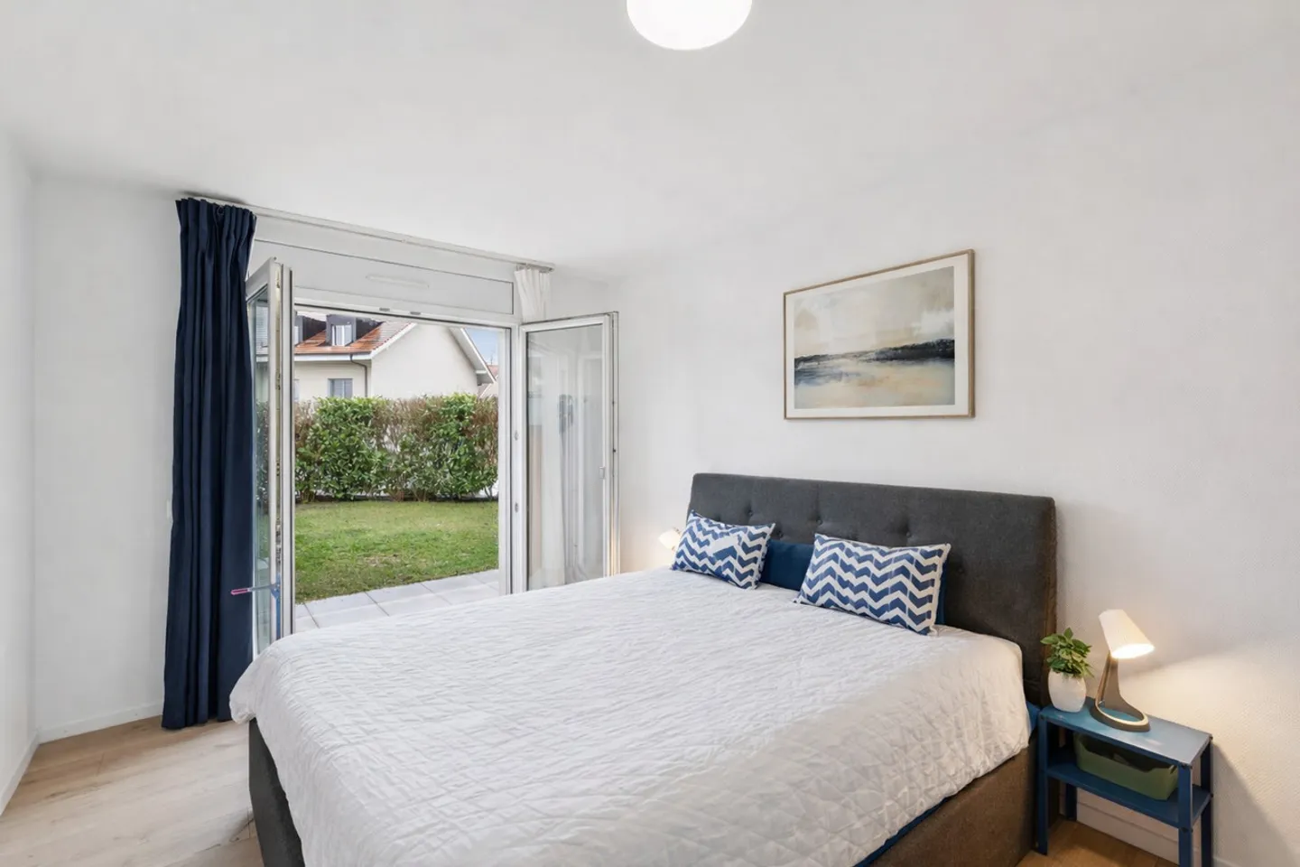 Very nice bright apartment on garden level - Photo 6 of 11