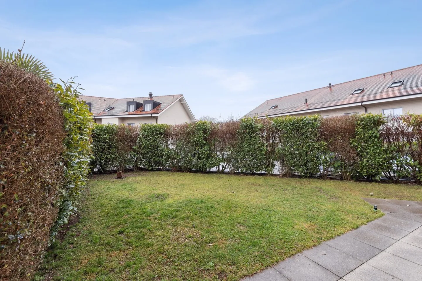 Very nice bright apartment on garden level - Photo 8 of 11