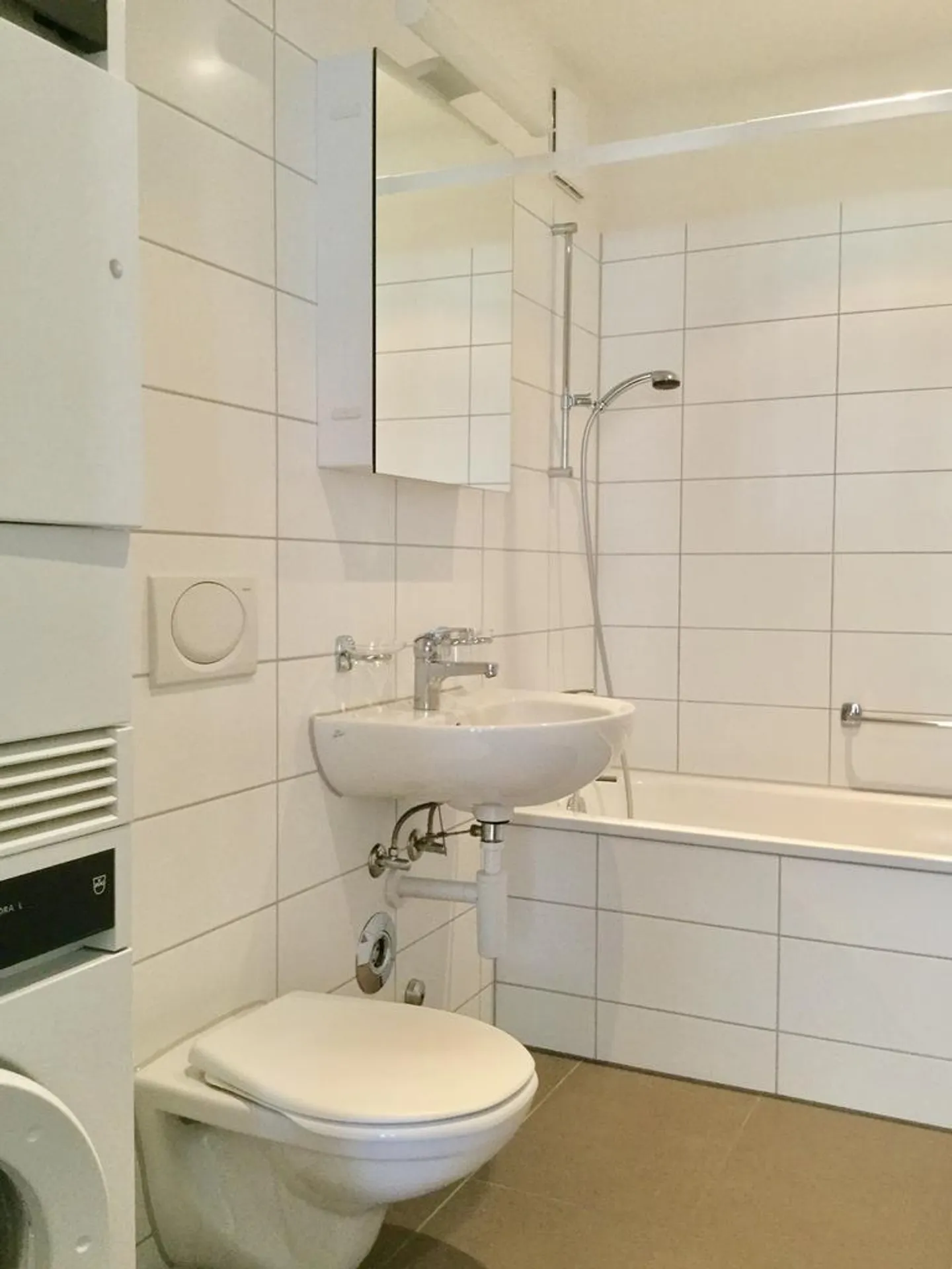 Spacious 2.5-room apartment in a central location - Photo 9 of 11