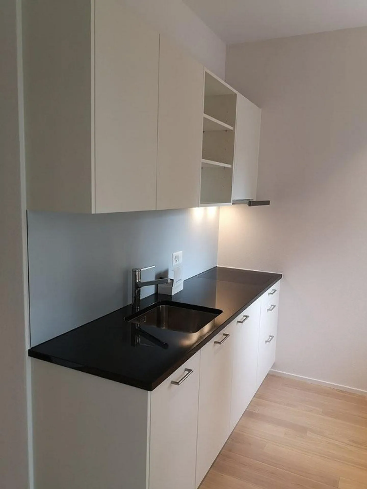 Appartamento moderno 1.5 camere con balcone spazioso - Foto 3 di 8