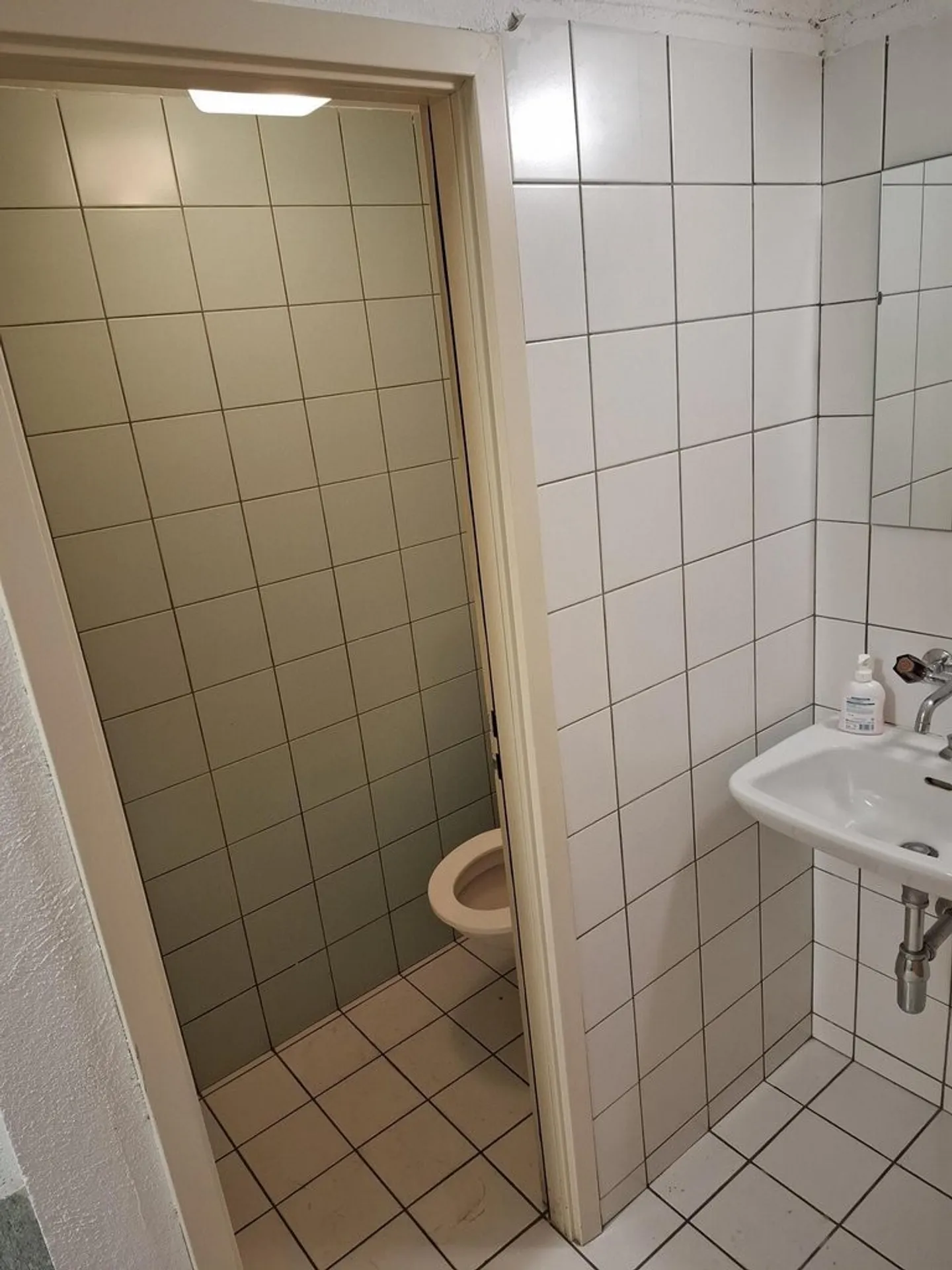 Property for rent - Photo 8 of 9