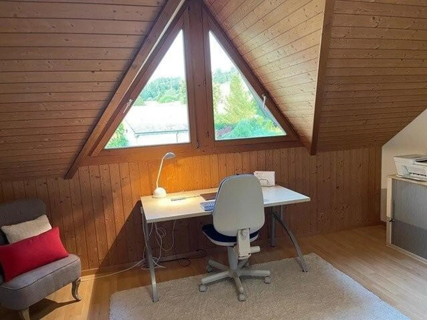 Appartement sous les combles attrayant et charmant de 3,5 pièces à louer à Hettiswil - Photo 6 sur 12