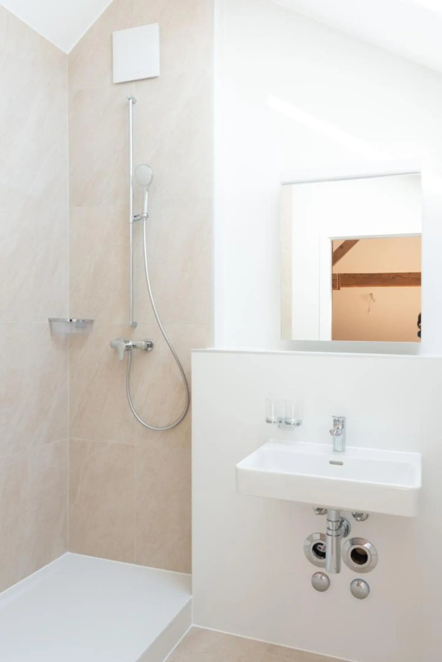 Dachgeschoss 1 Zimmer - Foto 4 von 4