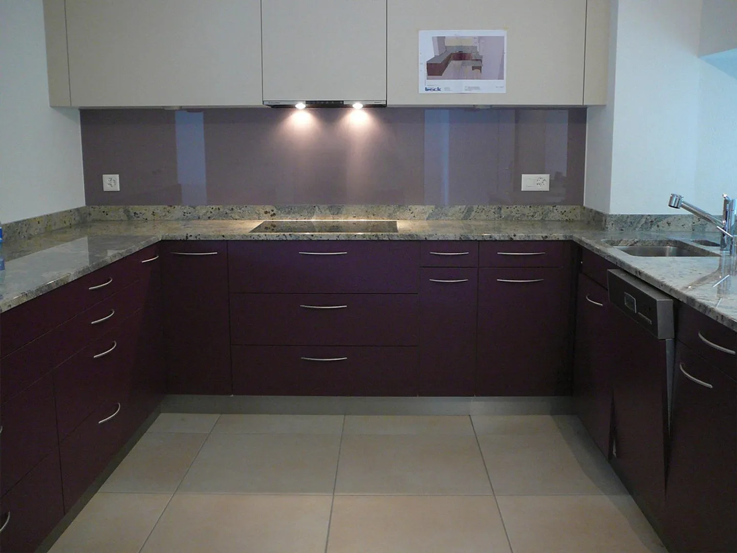 Single-family house in a central location - Photo 3 of 4