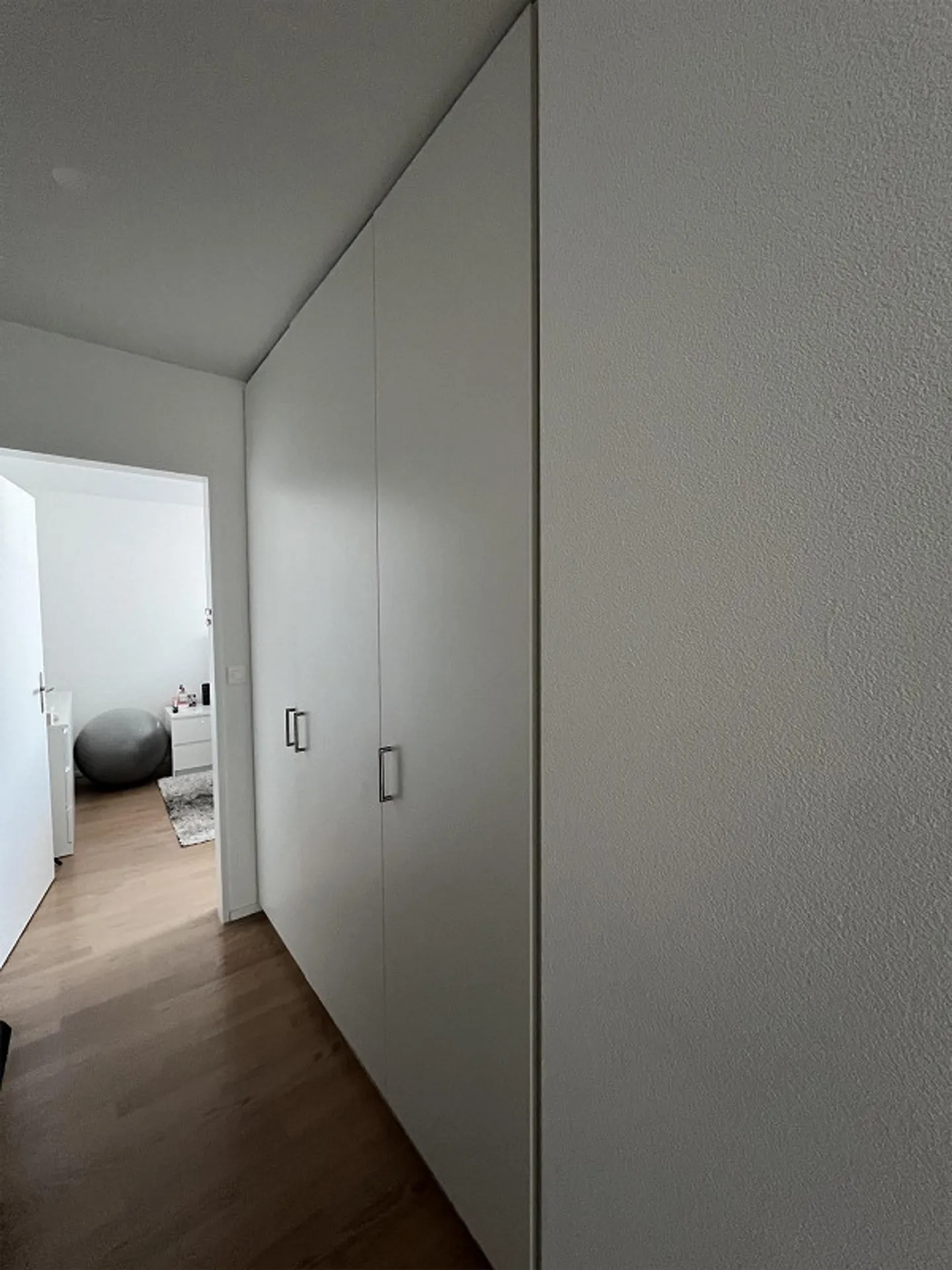 Juste ce qu'il faut ! Moderne, central, tour de lavage 2 salles de bains ! - Photo 5 sur 8