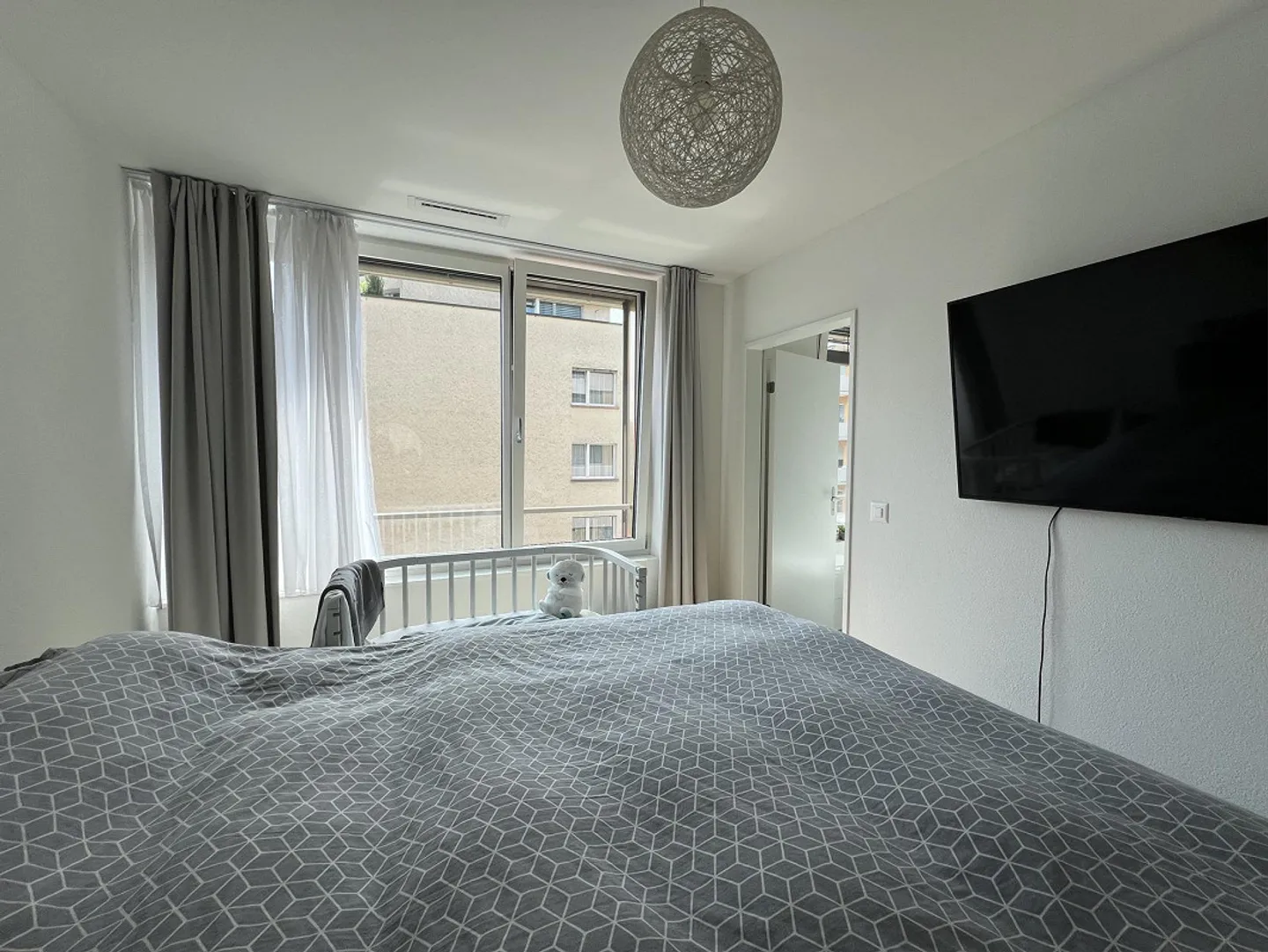 Juste ce qu'il faut ! Moderne, central, tour de lavage 2 salles de bains ! - Photo 6 sur 8