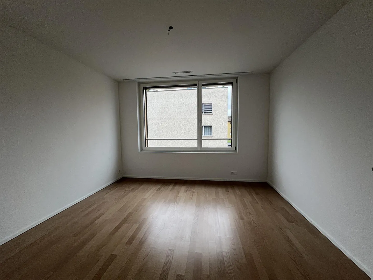 Juste ce qu'il faut ! Moderne, central, tour de lavage 2 salles de bains ! - Photo 7 sur 8