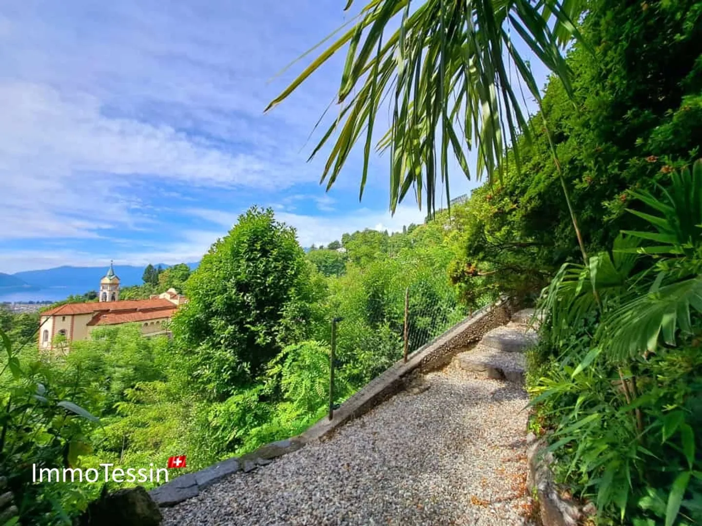 UNICO: Il Castello di Orselina, proprietà unica in posizione privilegiata con vista mozzafiato sul Lago Maggiore - Foto 6 di 13