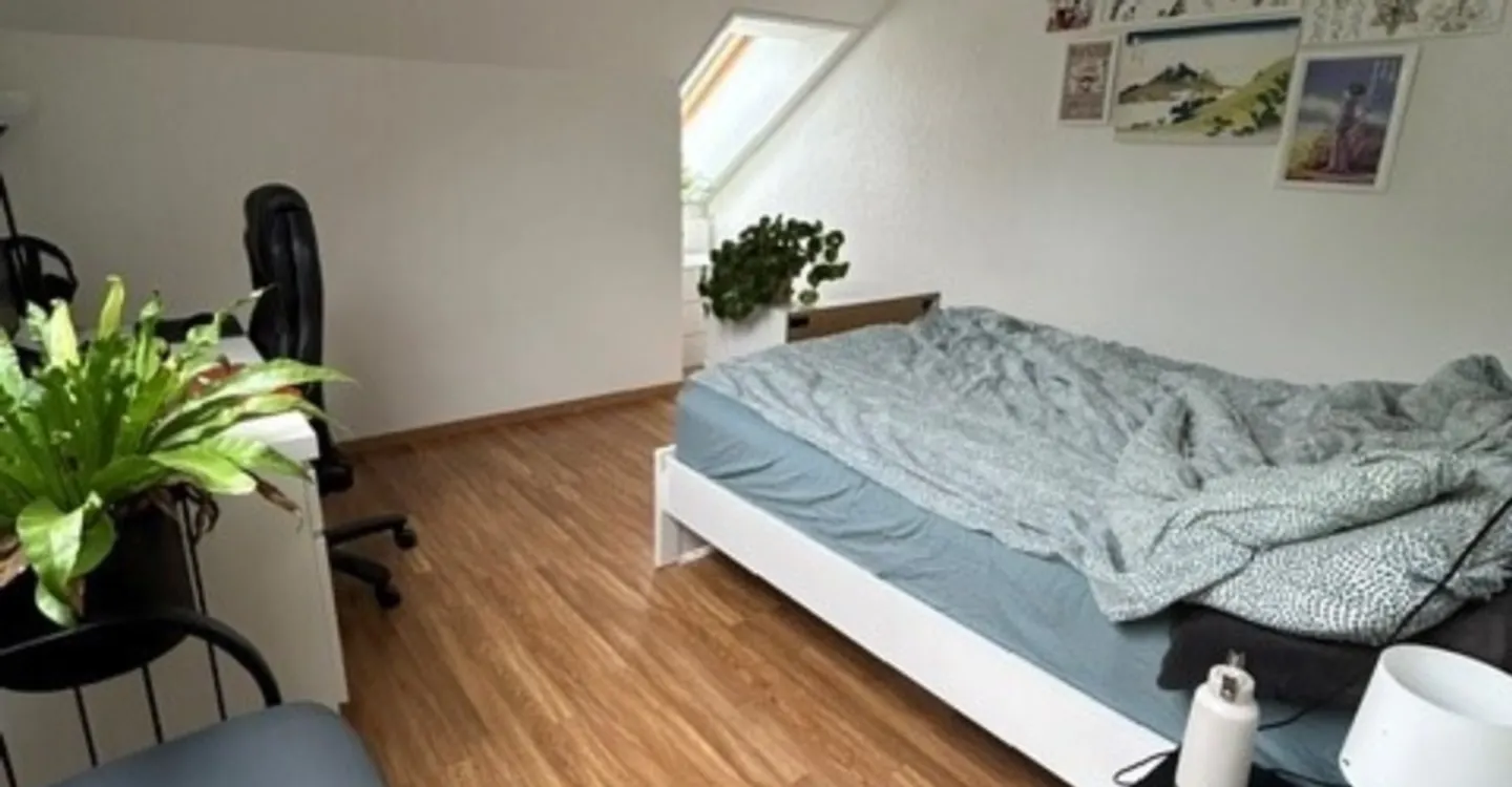 Spacious Attic Studio - Photo 3 of 3