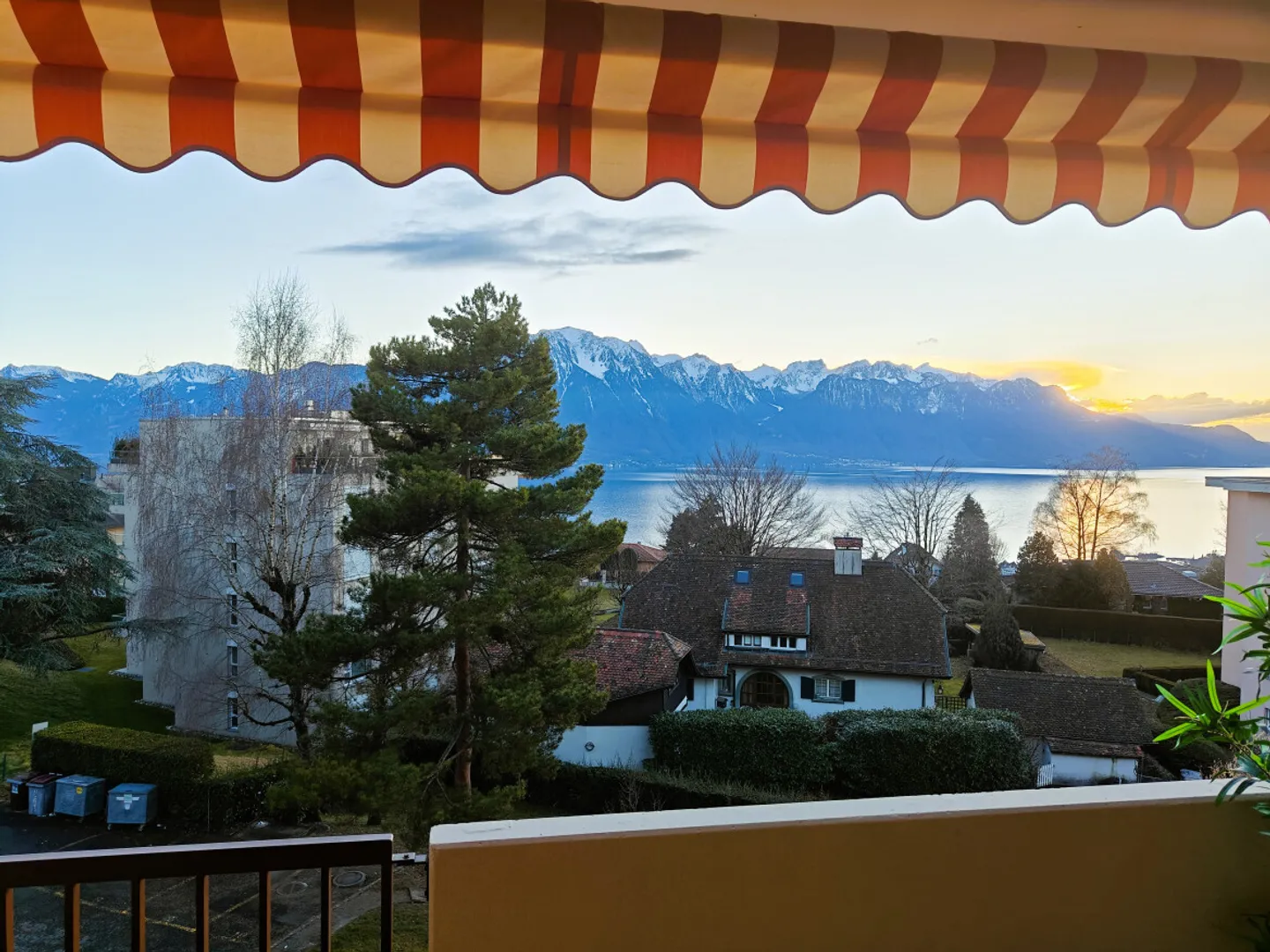 Charming Apartment with Lake View - Photo 2 of 12