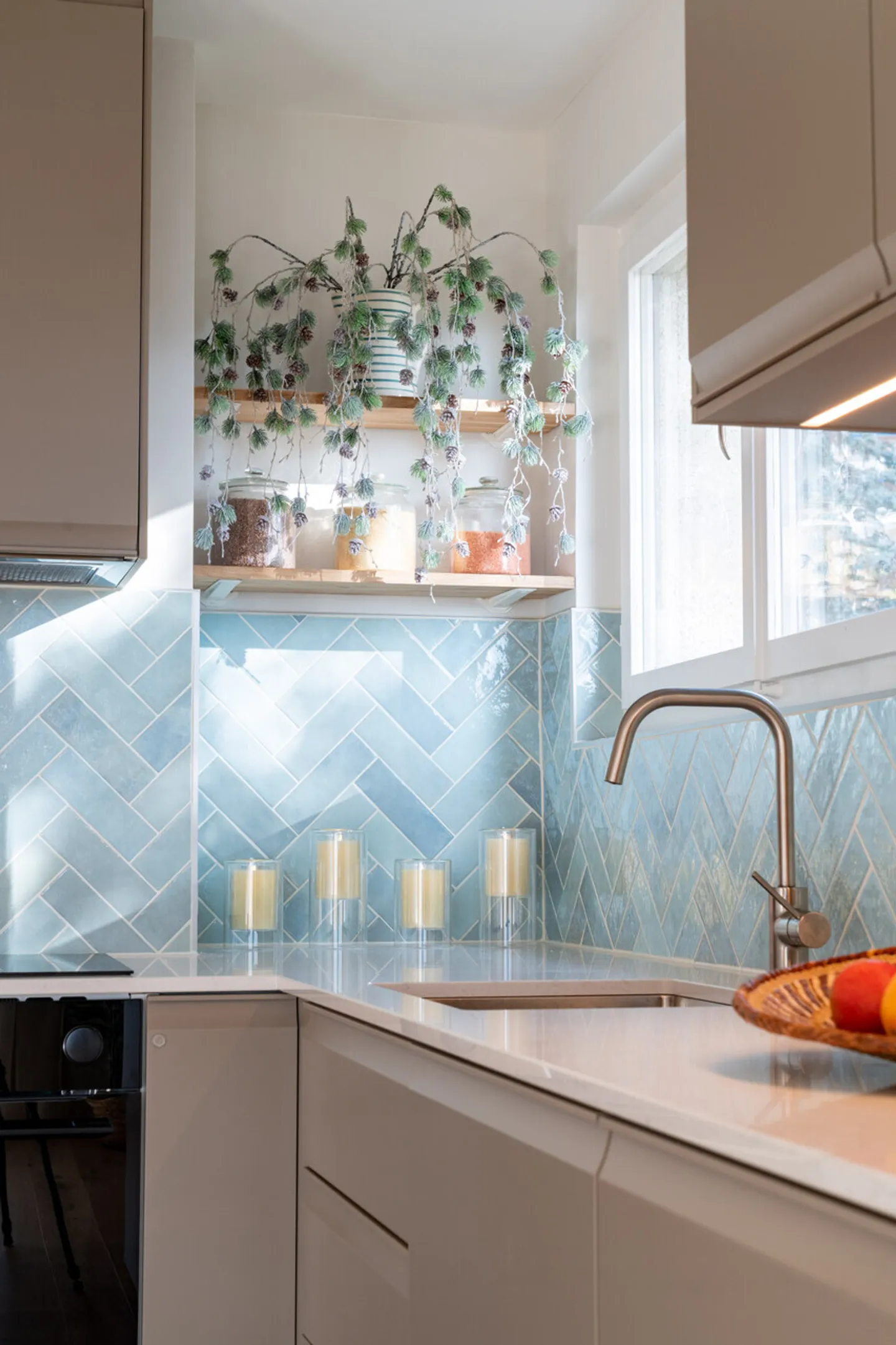 Charming Apartment with Lake View - Photo 6 of 12