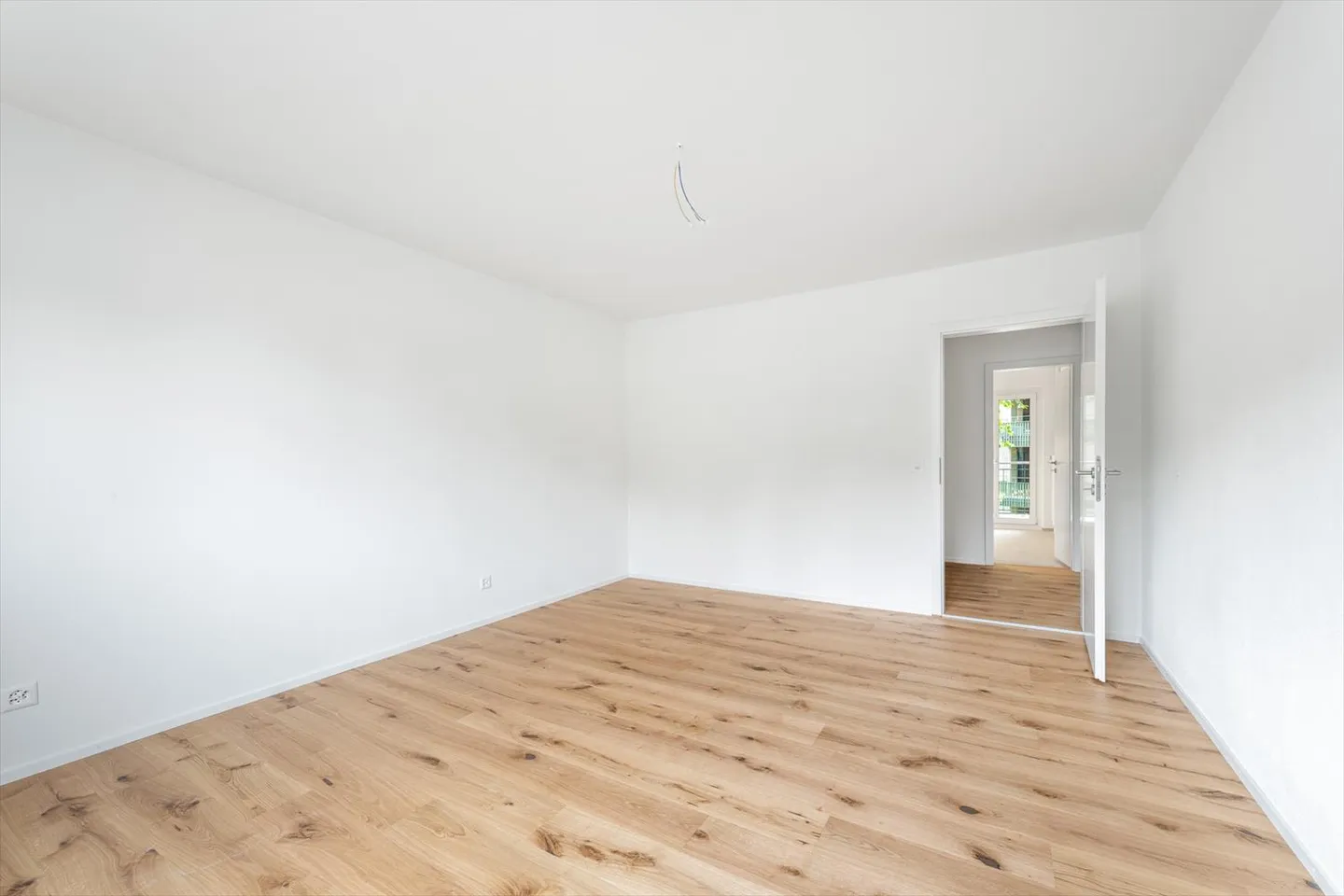 Freshly renovated - Central - Your new home? - Photo 6 of 12