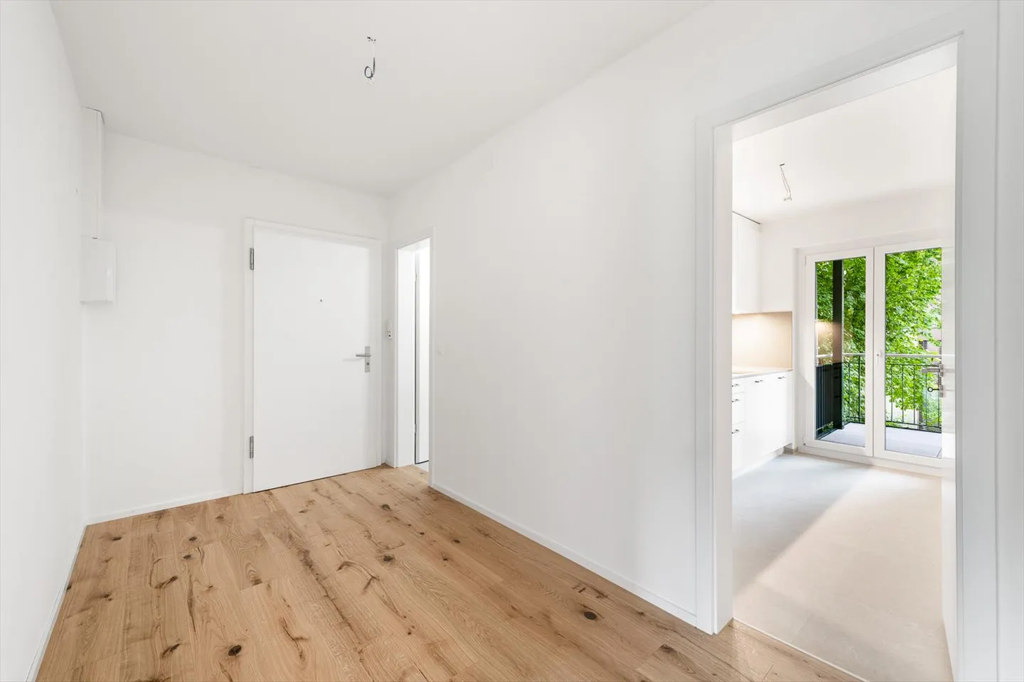 Freshly renovated - Central - Your new home? - Photo 7 of 12