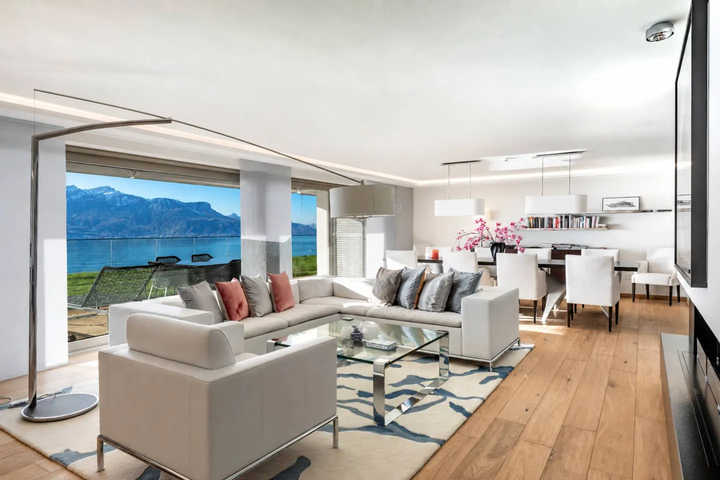 Luxuriöse 6,5-Zimmer-Wohnung mit atemberaubendem Seeblick - Foto 2 von 12