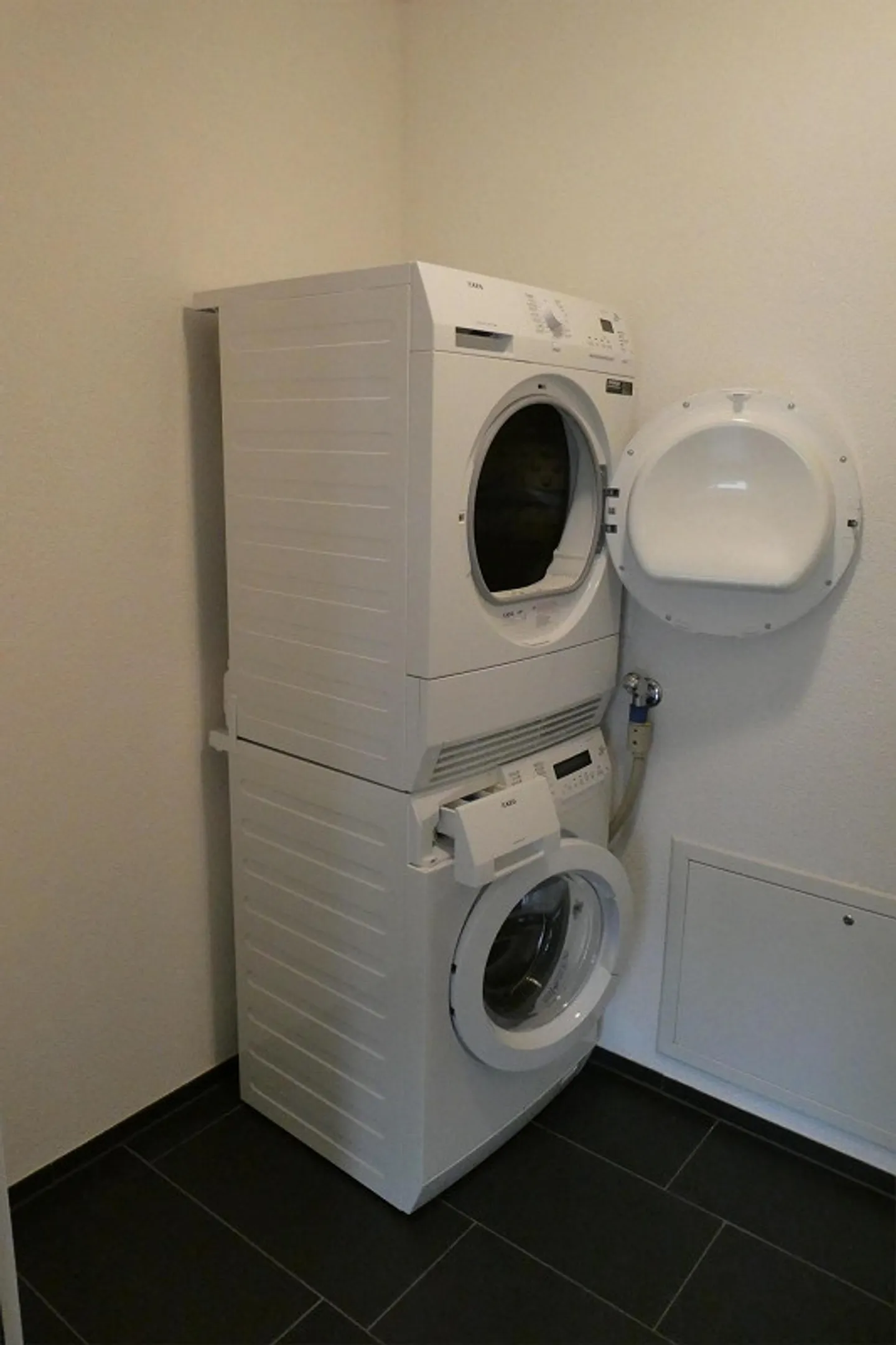 très belle et lumineuse appartement au rez-de-chaussée avec espace de sièges couvert - Photo 11 sur 11