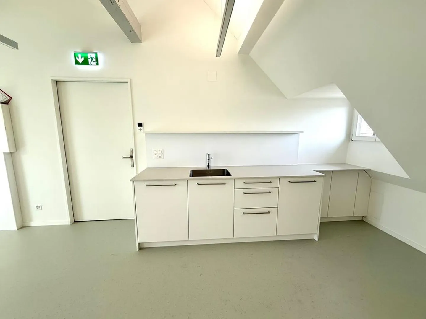 Spazio commerciale versatile nella Casa Socin - Foto 4 di 4