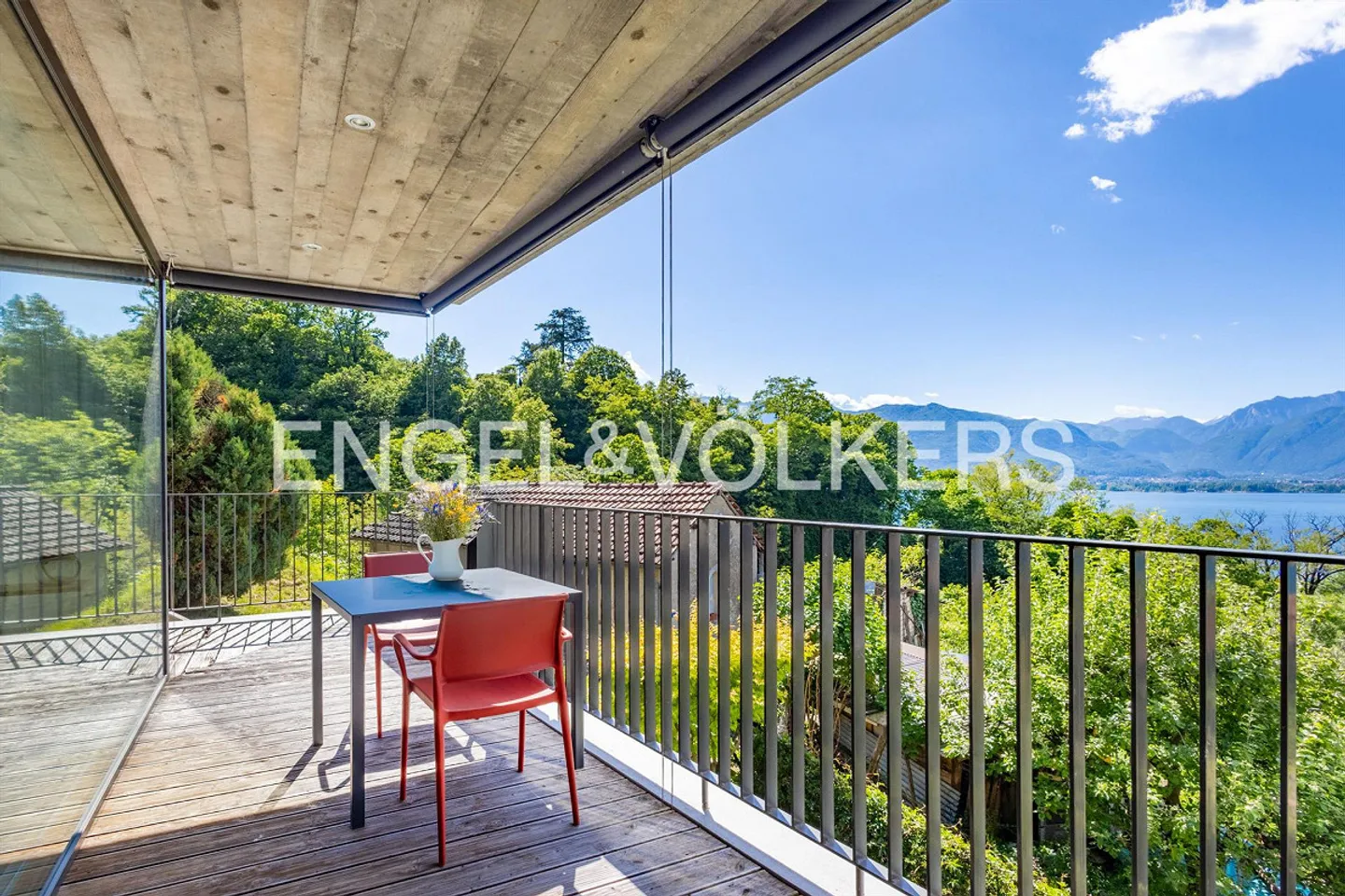 Moderne Villa mit Seeblick - Foto 8 von 16