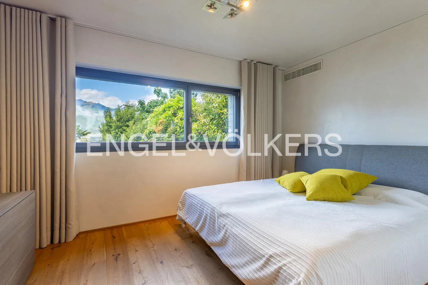 Moderne Villa mit Seeblick - Foto 10 von 16