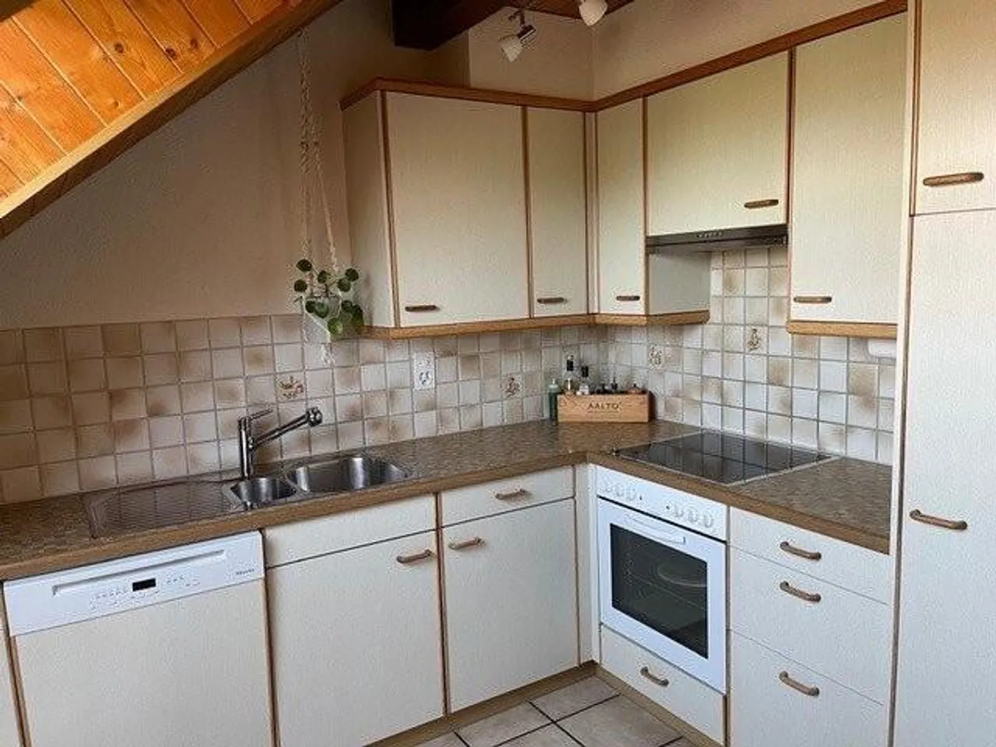 Appartement sous les combles attrayant et charmant de 3,5 pièces à louer à Hettiswil - Photo 10 sur 12