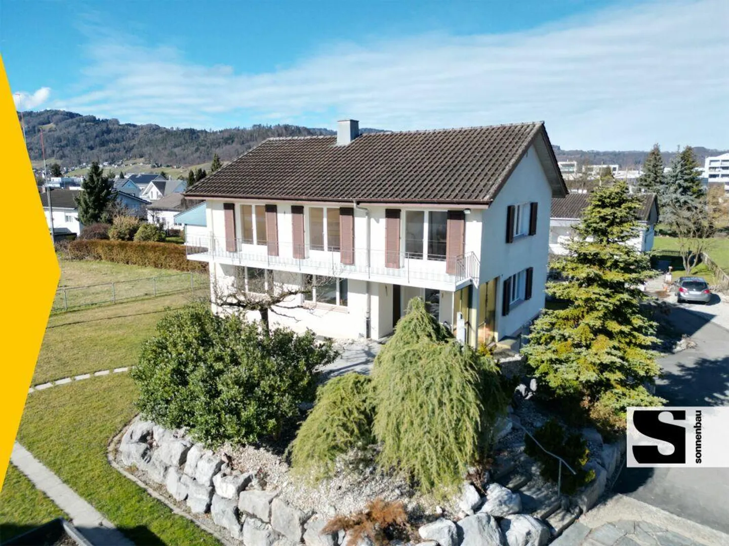 Charming Family Home with Garden - Photo 1 of 17
