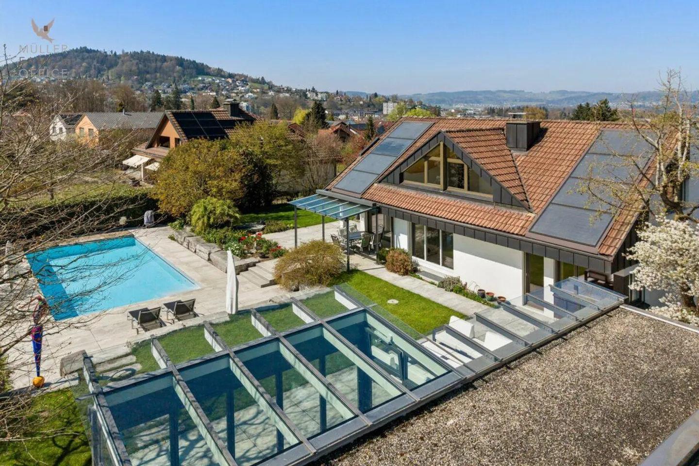 Elegant Single-Family Home with Dreamlike Garden and Pool Oasis - Photo 4 of 13
