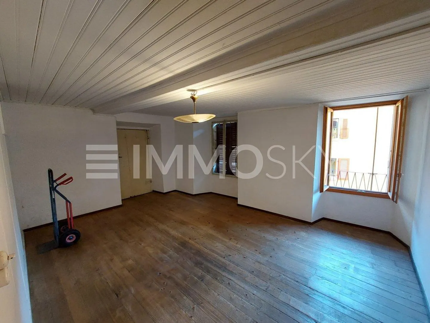 Zentral im Herzen des Ortskerns - Foto 3 von 5