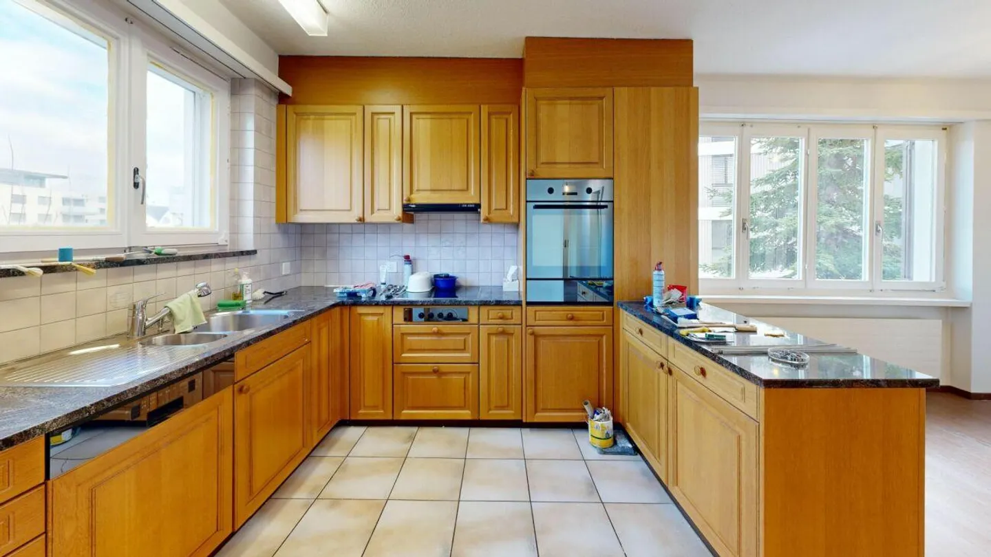 Charming Family Home with Garden - Photo 6 of 17