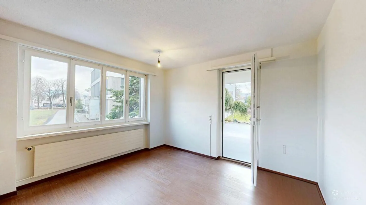 Charming Family Home with Garden - Photo 5 of 17