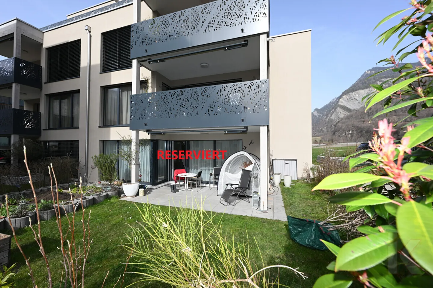 Stilvolle Gartenwohnung in Trimmis - Foto 1 von 13