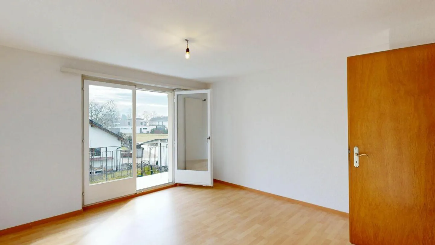 Charming Family Home with Garden - Photo 8 of 17