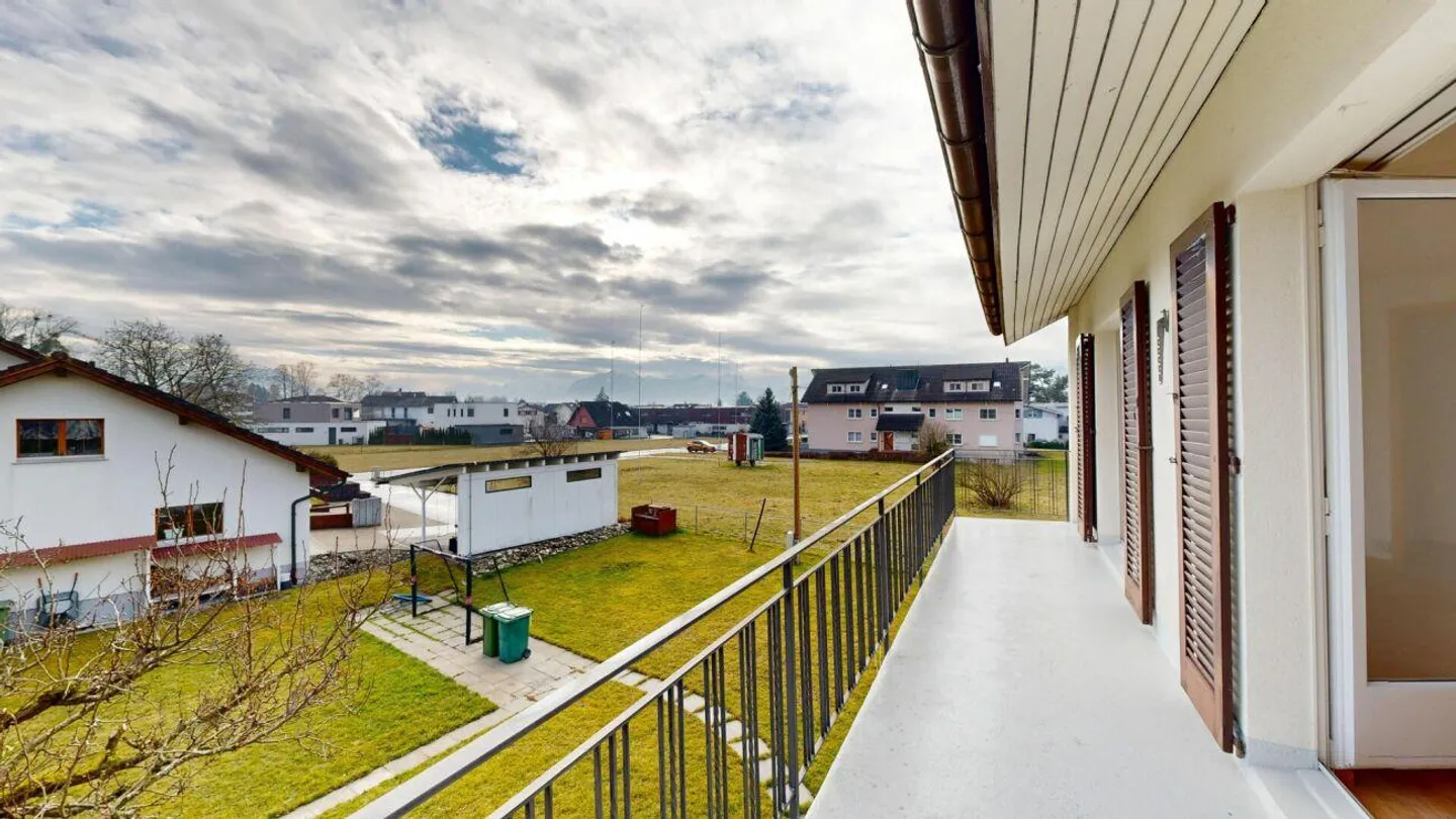 Charming Family Home with Garden - Photo 12 of 17