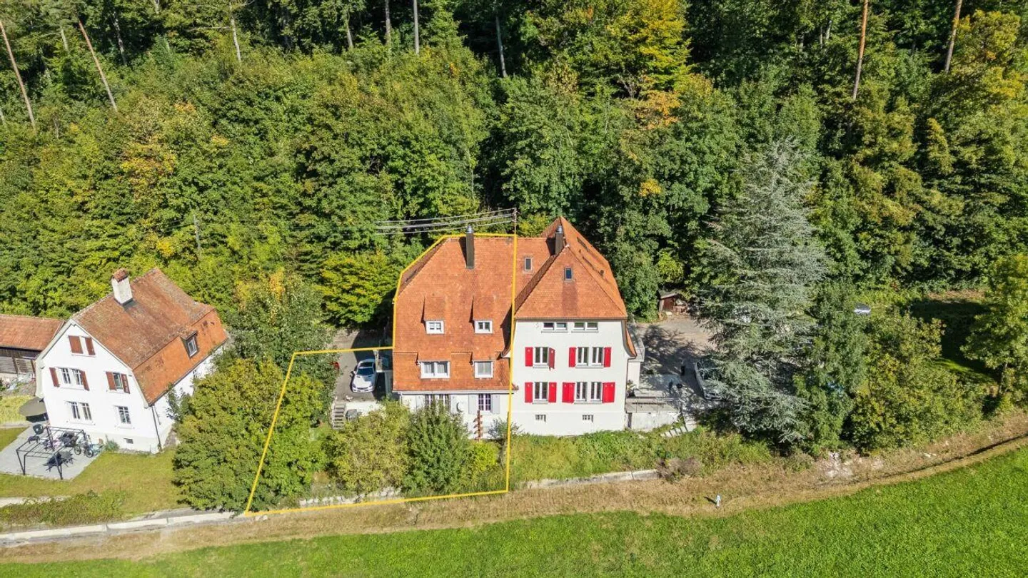 Casa bifamiliare con appartamento ai margini della zona edificabile - Foto 2 di 18