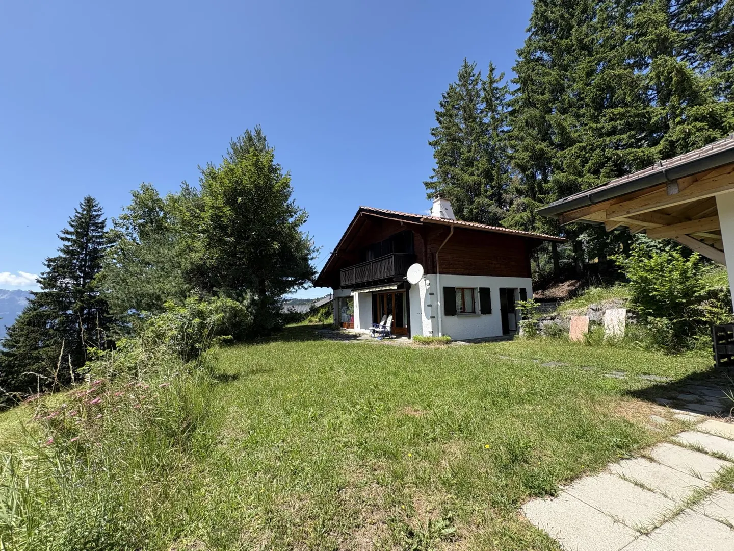 Charmantes Chalet mit Atemberaubender Aussicht - Foto 1 von 10