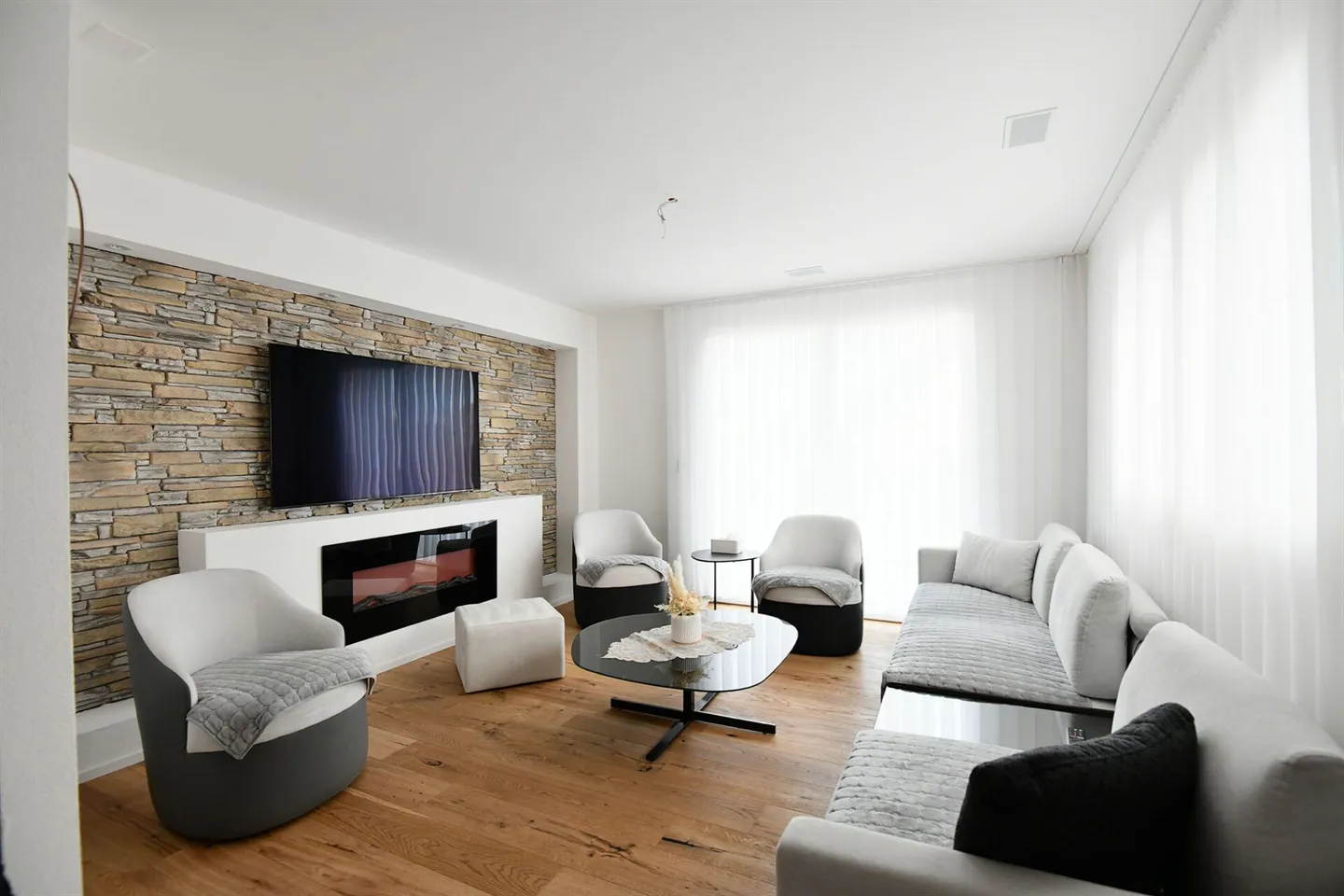 IHR WOHNTRAUM IN OBERGLATT - Foto 1 von 11