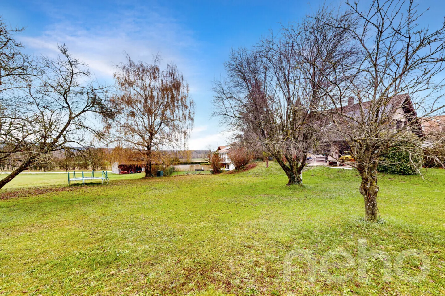 Detached house on a large quiet plot - Photo 11 of 12